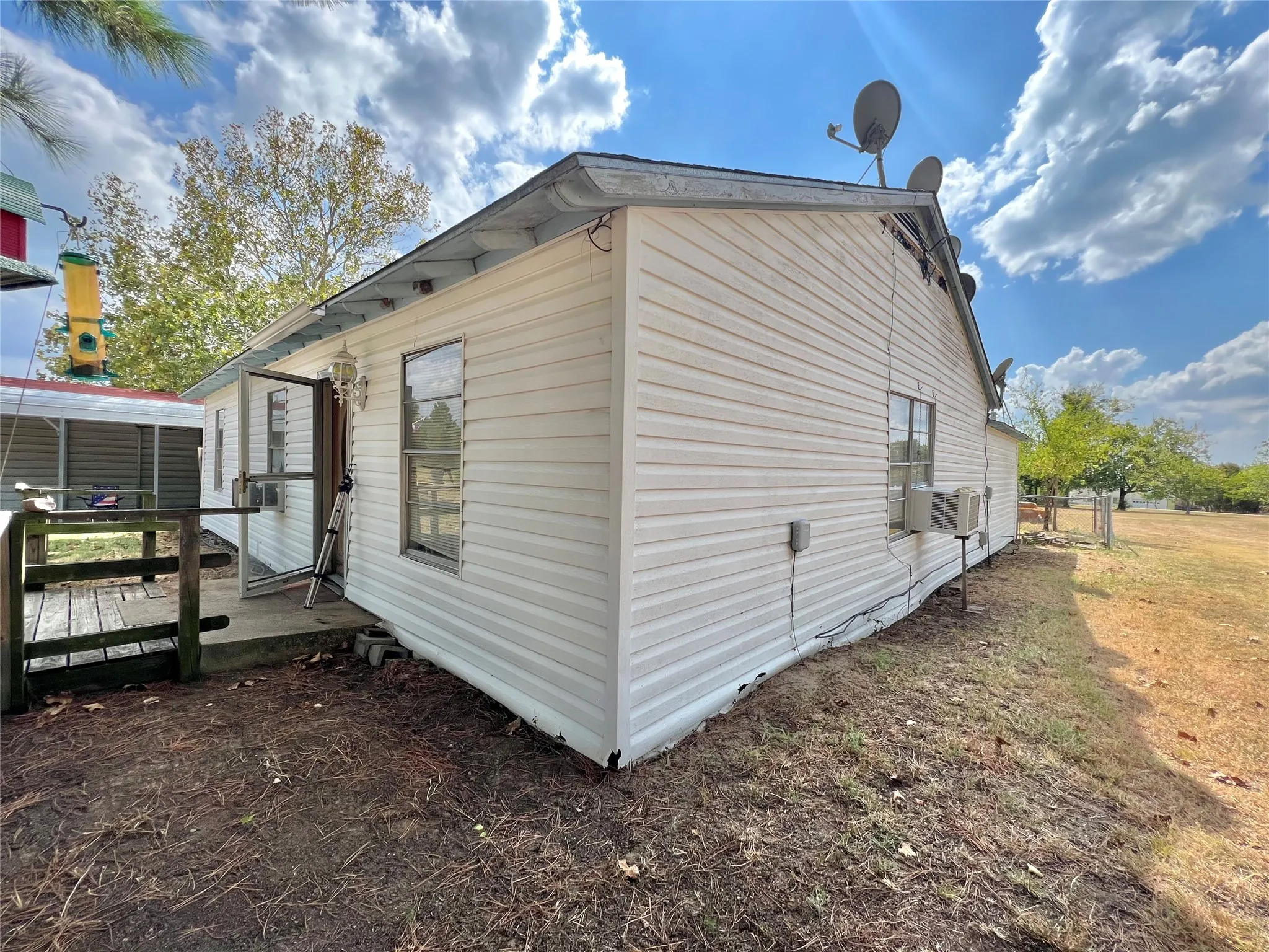 Single Family Residence For Sale in Rains County , 130 Calhoun Cove, East Tawakoni, Texas 75472, 3 Bedroom, 1 Bathroom, 2 Garage spaces, 1,515 Sqft, built in 1960, mls#21349642, Real Estate Agent in East Tawakoni, Homes For Sale in Rains county, Homes For Sale in East Tawakoni, Realtor in East Tawakoni Texas, Real Estate Brokerage Independent Realty Texas, Luminita Cordes Realtor