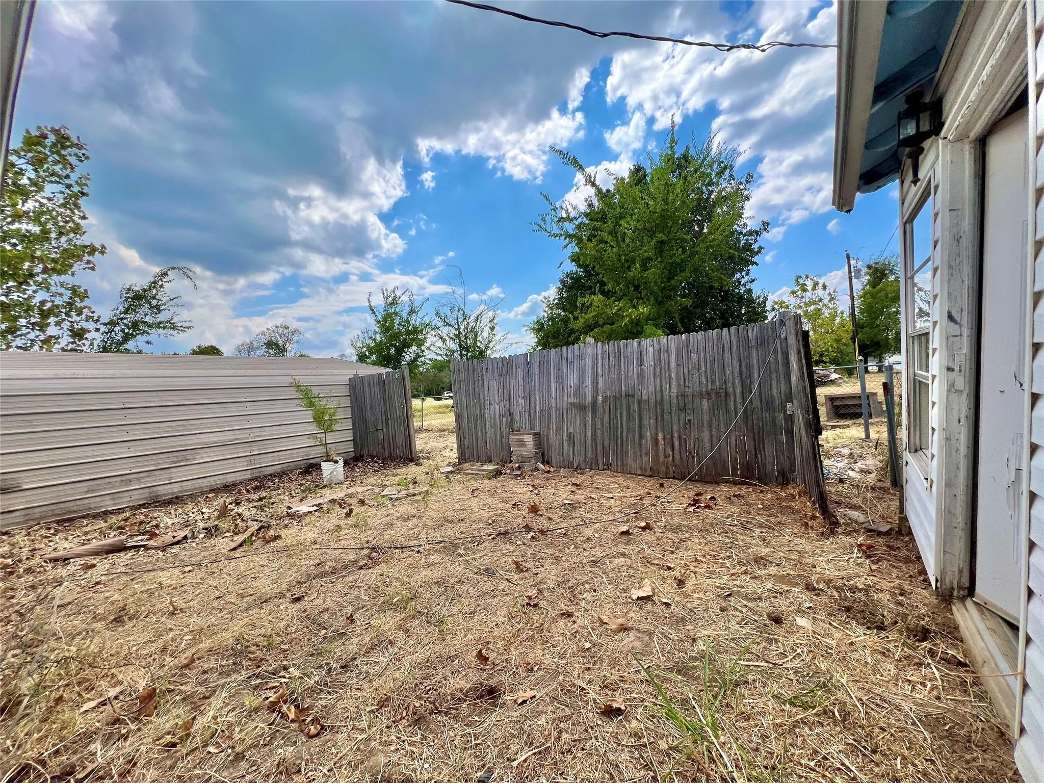 Single Family Residence For Sale in Rains County , 130 Calhoun Cove, East Tawakoni, Texas 75472, 3 Bedroom, 1 Bathroom, 2 Garage spaces, 1,515 Sqft, built in 1960, mls#21349642, Real Estate Agent in East Tawakoni, Homes For Sale in Rains county, Homes For Sale in East Tawakoni, Realtor in East Tawakoni Texas, Real Estate Brokerage Independent Realty Texas, Luminita Cordes Realtor