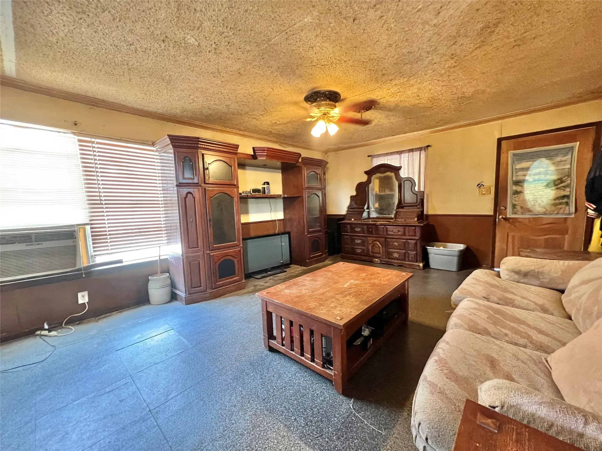 Single Family Residence For Sale in Rains County , 130 Calhoun Cove, East Tawakoni, Texas 75472, 3 Bedroom, 1 Bathroom, 2 Garage spaces, 1,515 Sqft, built in 1960, mls#21349642, Real Estate Agent in East Tawakoni, Homes For Sale in Rains county, Homes For Sale in East Tawakoni, Realtor in East Tawakoni Texas, Real Estate Brokerage Independent Realty Texas, Luminita Cordes Realtor
