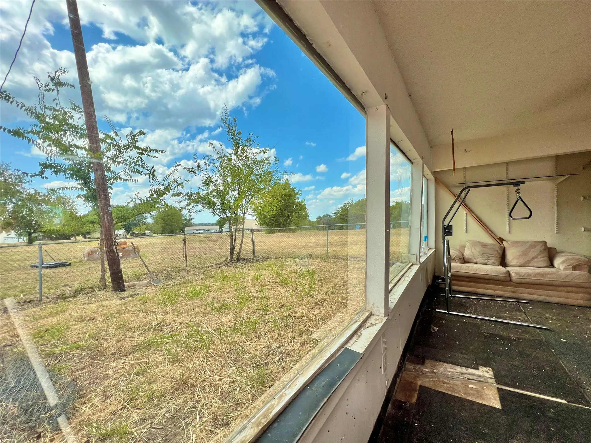 Single Family Residence For Sale in Rains County , 130 Calhoun Cove, East Tawakoni, Texas 75472, 3 Bedroom, 1 Bathroom, 2 Garage spaces, 1,515 Sqft, built in 1960, mls#21349642, Real Estate Agent in East Tawakoni, Homes For Sale in Rains county, Homes For Sale in East Tawakoni, Realtor in East Tawakoni Texas, Real Estate Brokerage Independent Realty Texas, Luminita Cordes Realtor
