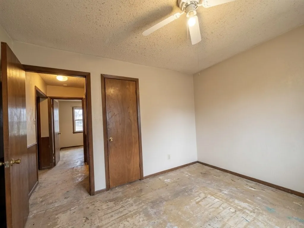 Single Family Residence For Sale in Rains County , 130 Calhoun Cove, East Tawakoni, Texas 75472, 3 Bedroom, 1 Bathroom, 2 Garage spaces, 1,515 Sqft, built in 1960, mls#21349642, Real Estate Agent in East Tawakoni, Homes For Sale in Rains county, Homes For Sale in East Tawakoni, Realtor in East Tawakoni Texas, Real Estate Brokerage Independent Realty Texas, Luminita Cordes Realtor