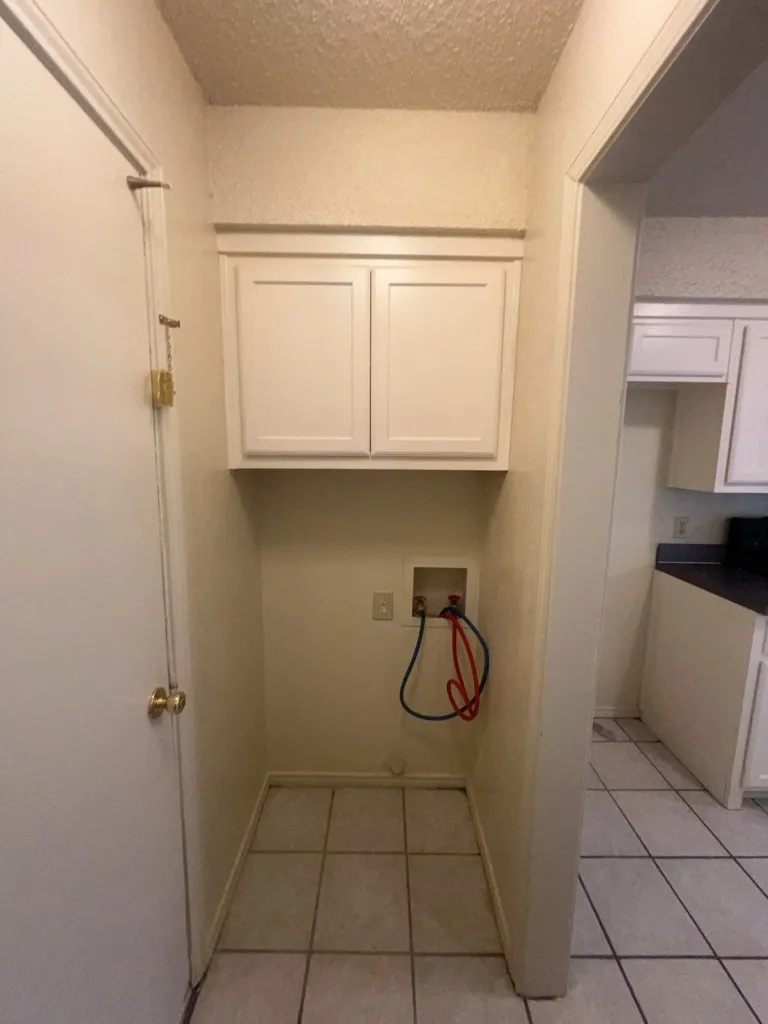 Duplex For Rent in Tarrant County , 627 Overlook Court, Arlington, Texas 76012, 3 Bedroom, 3 Bathroom, 2 Garage spaces, 2,349 Sqft, built in 1978, mls#21349646, Real Estate Agent in Arlington, Homes For Rent in Tarrant county, Homes For Rent in Arlington, Realtor in Arlington Texas, Real Estate Brokerage Independent Realty Texas, Luminita Cordes Realtor