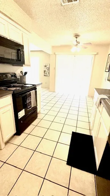 Duplex For Rent in Tarrant County , 627 Overlook Court, Arlington, Texas 76012, 3 Bedroom, 3 Bathroom, 2 Garage spaces, 2,349 Sqft, built in 1978, mls#21349646, Real Estate Agent in Arlington, Homes For Rent in Tarrant county, Homes For Rent in Arlington, Realtor in Arlington Texas, Real Estate Brokerage Independent Realty Texas, Luminita Cordes Realtor