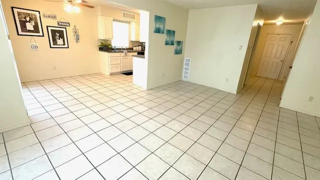 Duplex For Rent in Tarrant County , 627 Overlook Court, Arlington, Texas 76012, 3 Bedroom, 3 Bathroom, 2 Garage spaces, 2,349 Sqft, built in 1978, mls#21349646, Real Estate Agent in Arlington, Homes For Rent in Tarrant county, Homes For Rent in Arlington, Realtor in Arlington Texas, Real Estate Brokerage Independent Realty Texas, Luminita Cordes Realtor