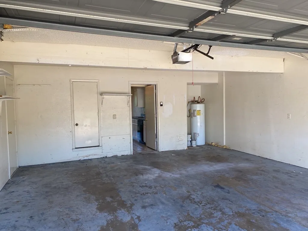 Duplex For Rent in Tarrant County , 627 Overlook Court, Arlington, Texas 76012, 3 Bedroom, 3 Bathroom, 2 Garage spaces, 2,349 Sqft, built in 1978, mls#21349646, Real Estate Agent in Arlington, Homes For Rent in Tarrant county, Homes For Rent in Arlington, Realtor in Arlington Texas, Real Estate Brokerage Independent Realty Texas, Luminita Cordes Realtor