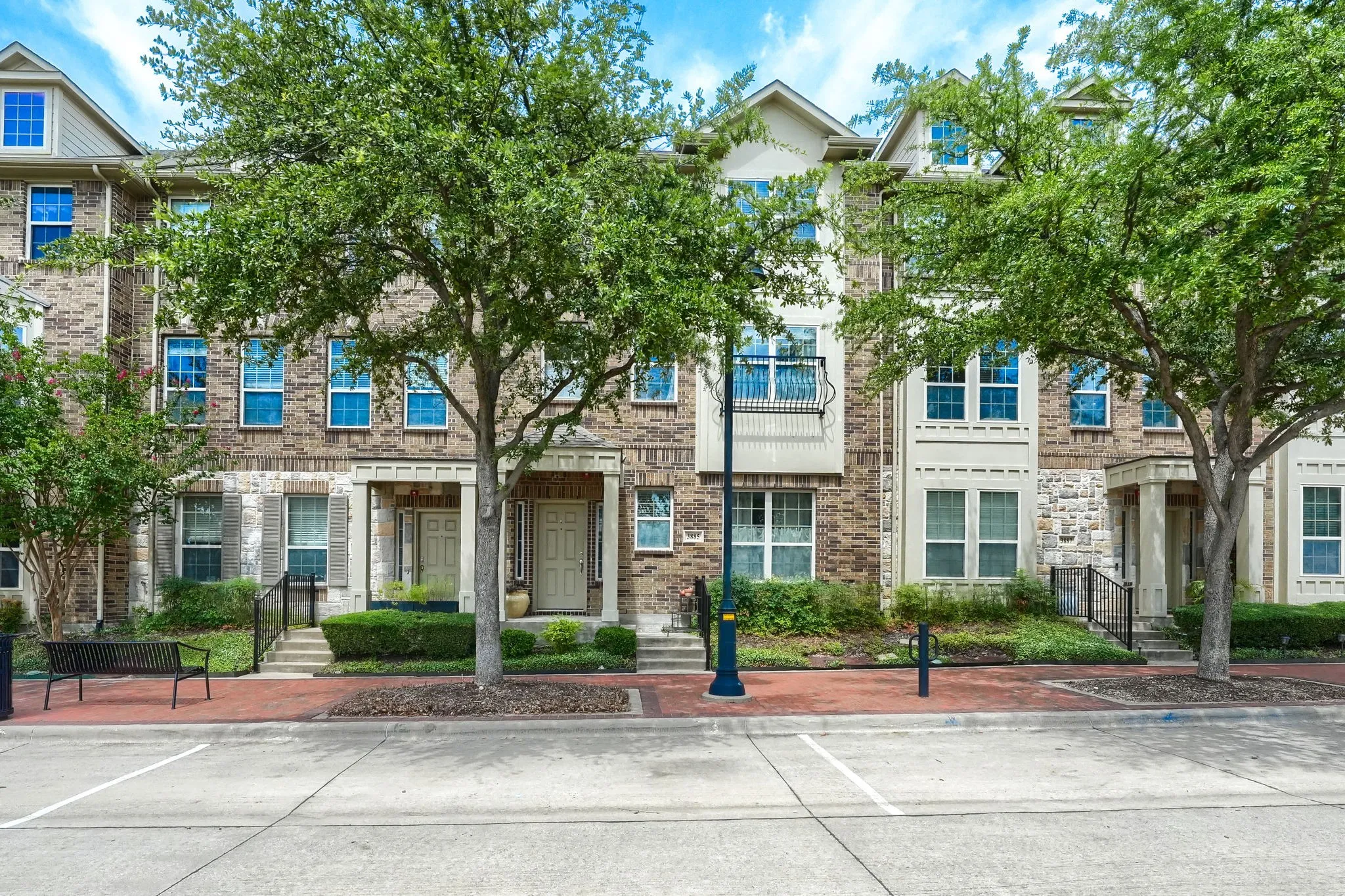 Townhouse For Rent in Dallas County , 3885 Asbury Lane, Addison, Texas 75001, 3 Bedroom, 4 Bathroom, 2 Garage spaces, 2,467 Sqft, built in 2009, mls#21349599, Real Estate Agent in Addison, Homes For Rent in Dallas county, Homes For Rent in Addison, Realtor in Addison Texas, Real Estate Brokerage Independent Realty Texas, Luminita Cordes Realtor