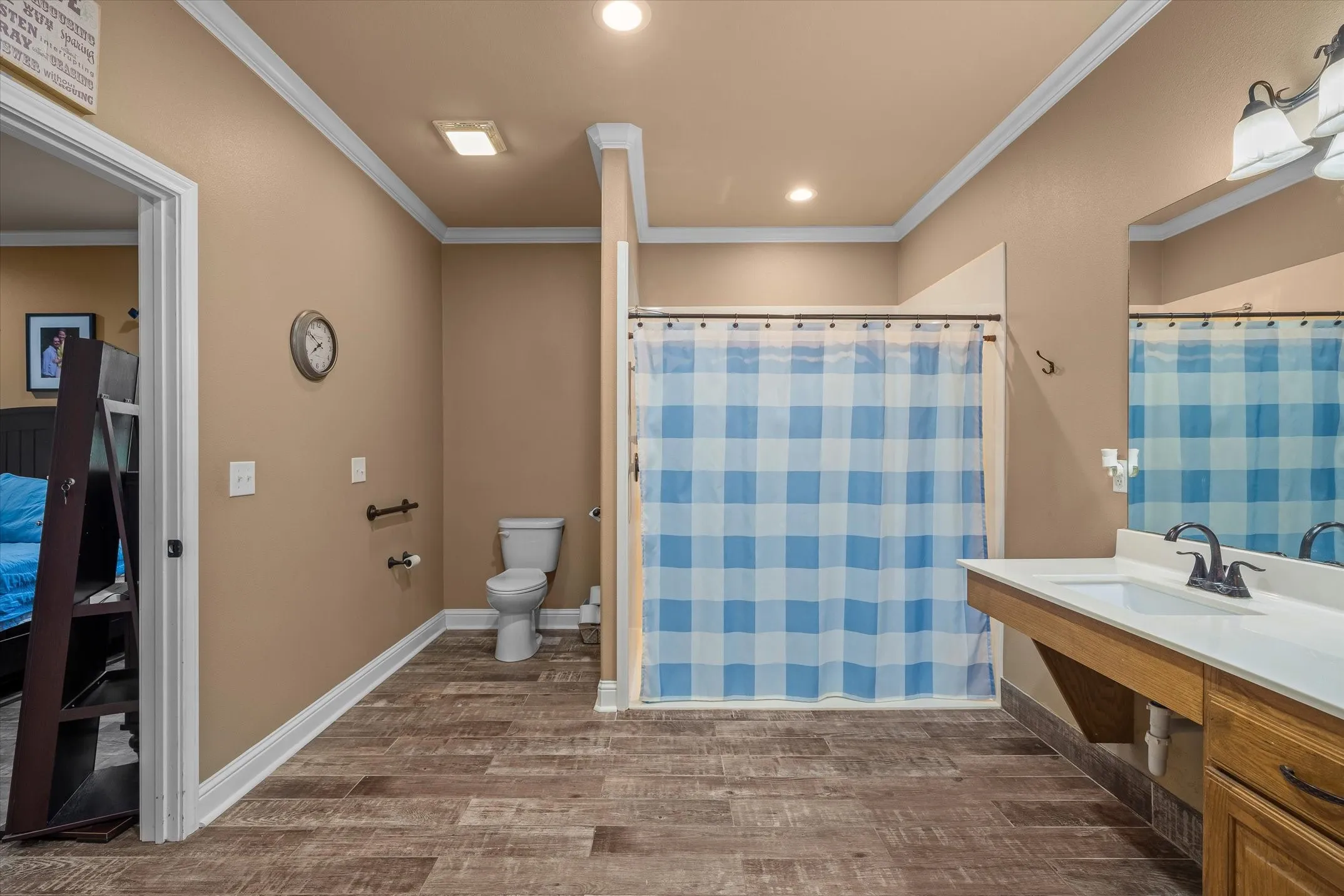 Single Family Residence For Sale in Van Zandt County , 180 N Bois D Arc Street, Van, Texas 75790, 3 Bedroom, 2 Bathroom, 2 Garage spaces, 1,844 Sqft, built in 2015, mls#21349643, Real Estate Agent in Van, Homes For Sale in Van Zandt county, Homes For Sale in Van, Realtor in Van Texas, Real Estate Brokerage Independent Realty Texas, Luminita Cordes Realtor