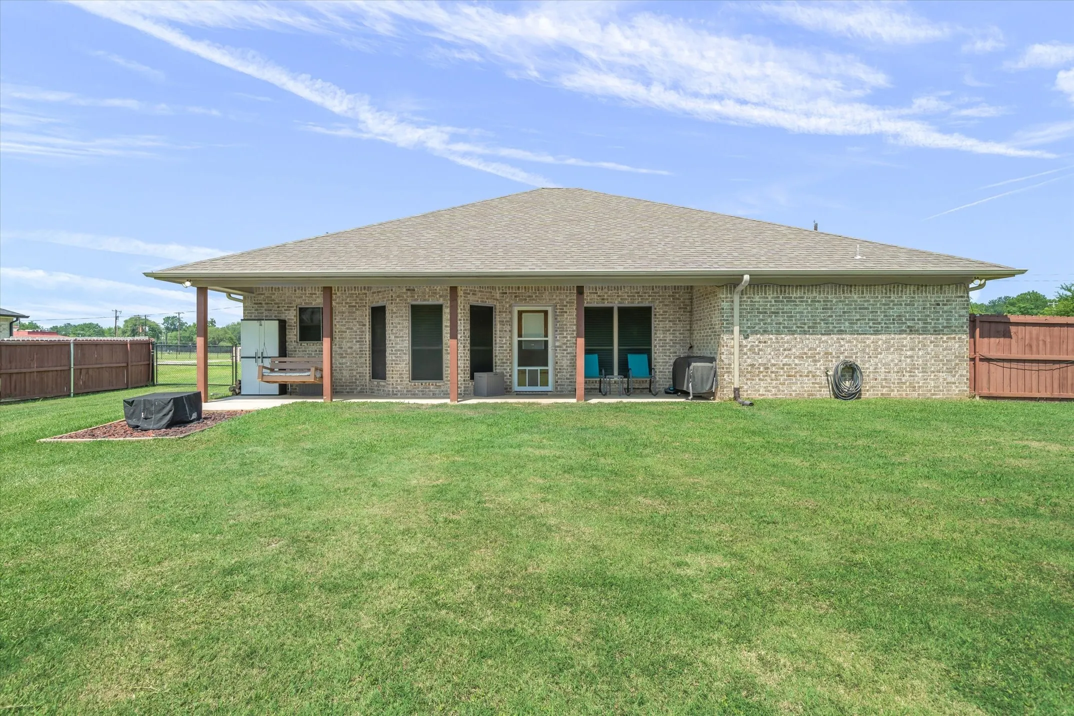 Single Family Residence For Sale in Van Zandt County , 180 N Bois D Arc Street, Van, Texas 75790, 3 Bedroom, 2 Bathroom, 2 Garage spaces, 1,844 Sqft, built in 2015, mls#21349643, Real Estate Agent in Van, Homes For Sale in Van Zandt county, Homes For Sale in Van, Realtor in Van Texas, Real Estate Brokerage Independent Realty Texas, Luminita Cordes Realtor