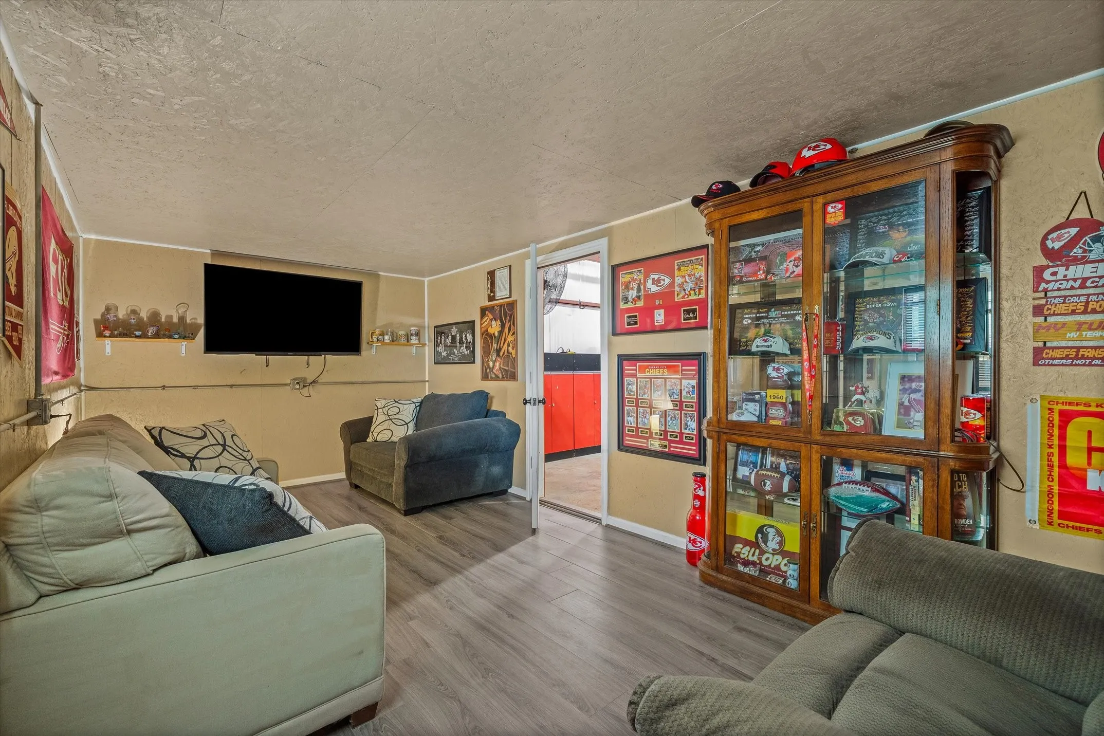 Single Family Residence For Sale in Van Zandt County , 180 N Bois D Arc Street, Van, Texas 75790, 3 Bedroom, 2 Bathroom, 2 Garage spaces, 1,844 Sqft, built in 2015, mls#21349643, Real Estate Agent in Van, Homes For Sale in Van Zandt county, Homes For Sale in Van, Realtor in Van Texas, Real Estate Brokerage Independent Realty Texas, Luminita Cordes Realtor