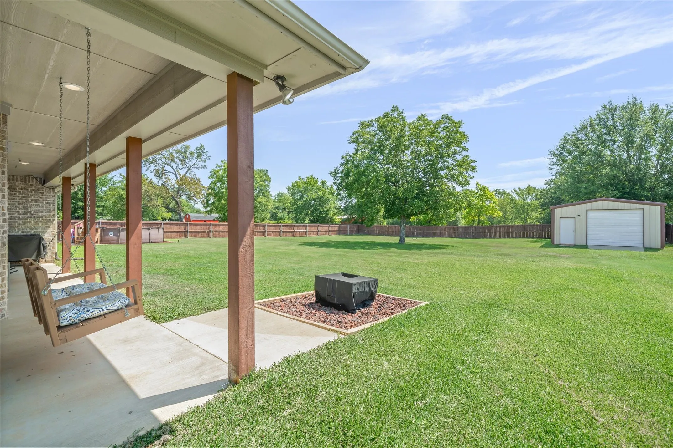 Single Family Residence For Sale in Van Zandt County , 180 N Bois D Arc Street, Van, Texas 75790, 3 Bedroom, 2 Bathroom, 2 Garage spaces, 1,844 Sqft, built in 2015, mls#21349643, Real Estate Agent in Van, Homes For Sale in Van Zandt county, Homes For Sale in Van, Realtor in Van Texas, Real Estate Brokerage Independent Realty Texas, Luminita Cordes Realtor