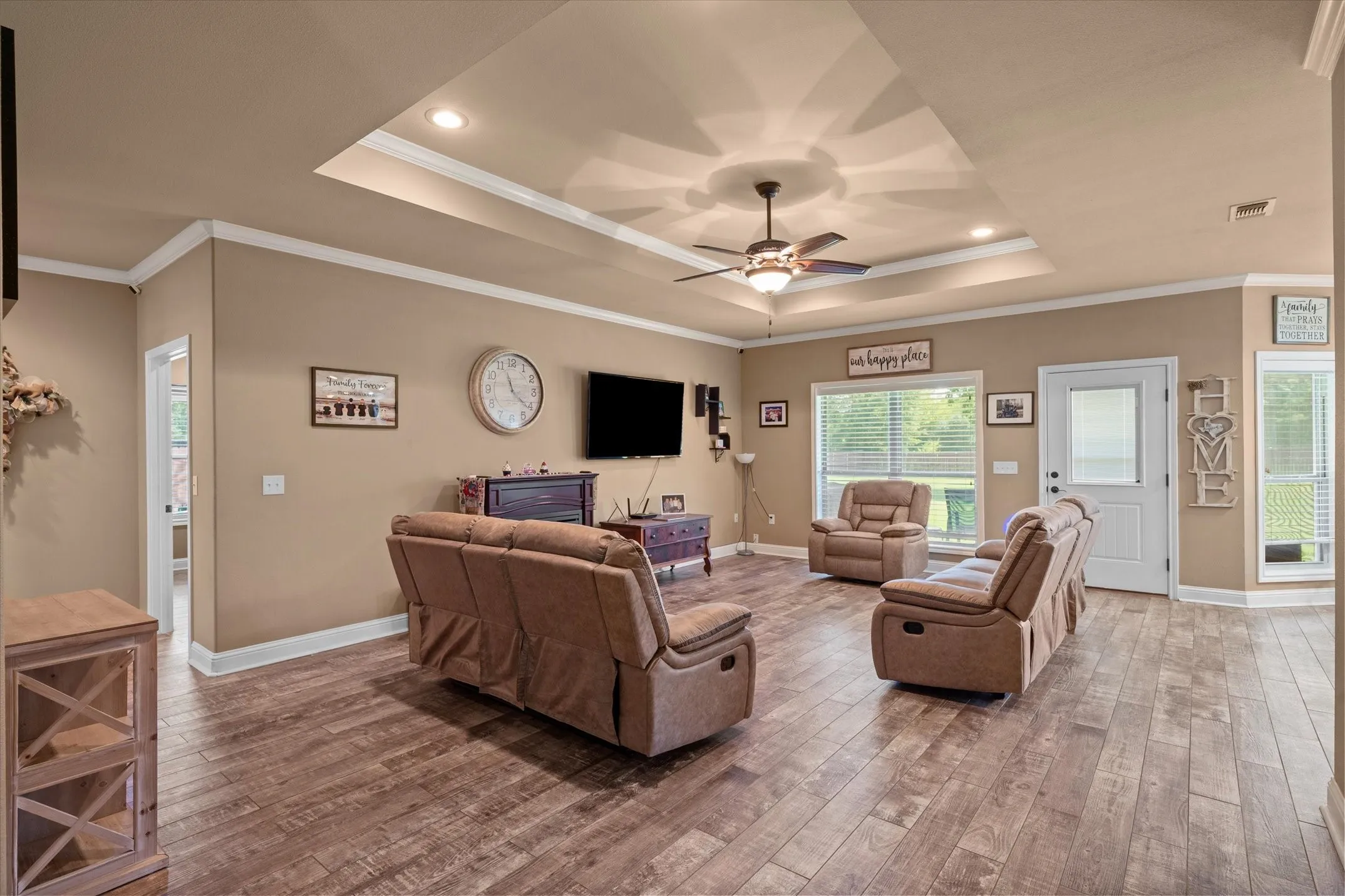 Single Family Residence For Sale in Van Zandt County , 180 N Bois D Arc Street, Van, Texas 75790, 3 Bedroom, 2 Bathroom, 2 Garage spaces, 1,844 Sqft, built in 2015, mls#21349643, Real Estate Agent in Van, Homes For Sale in Van Zandt county, Homes For Sale in Van, Realtor in Van Texas, Real Estate Brokerage Independent Realty Texas, Luminita Cordes Realtor
