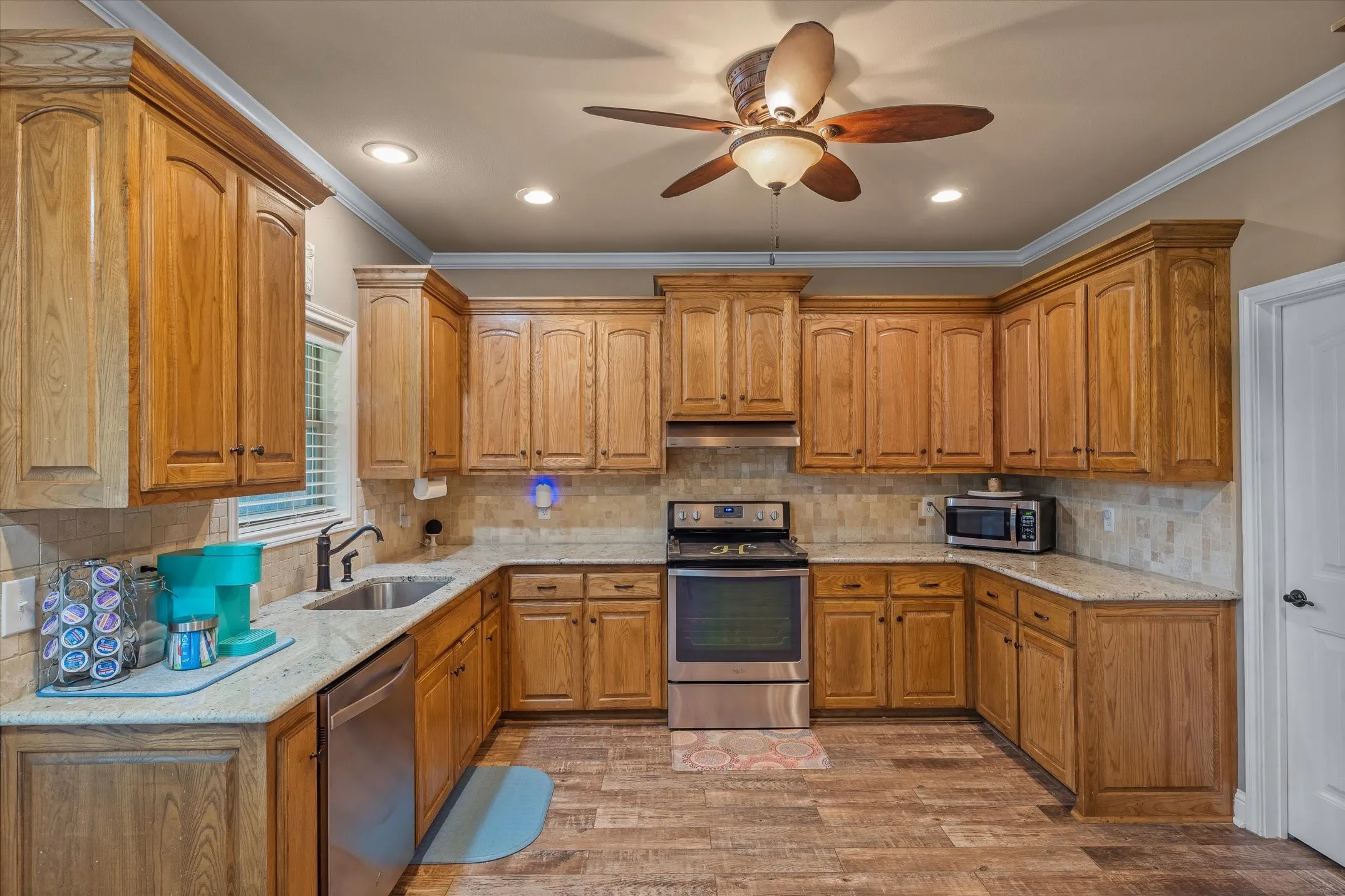 Single Family Residence For Sale in Van Zandt County , 180 N Bois D Arc Street, Van, Texas 75790, 3 Bedroom, 2 Bathroom, 2 Garage spaces, 1,844 Sqft, built in 2015, mls#21349643, Real Estate Agent in Van, Homes For Sale in Van Zandt county, Homes For Sale in Van, Realtor in Van Texas, Real Estate Brokerage Independent Realty Texas, Luminita Cordes Realtor