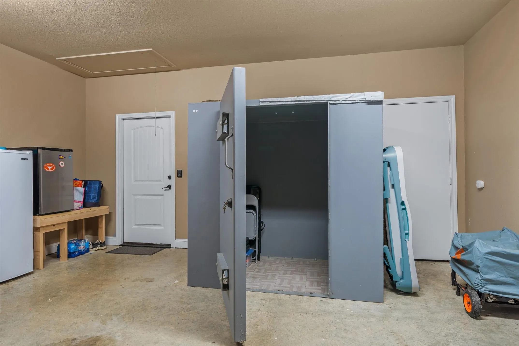 Single Family Residence For Sale in Van Zandt County , 180 N Bois D Arc Street, Van, Texas 75790, 3 Bedroom, 2 Bathroom, 2 Garage spaces, 1,844 Sqft, built in 2015, mls#21349643, Real Estate Agent in Van, Homes For Sale in Van Zandt county, Homes For Sale in Van, Realtor in Van Texas, Real Estate Brokerage Independent Realty Texas, Luminita Cordes Realtor