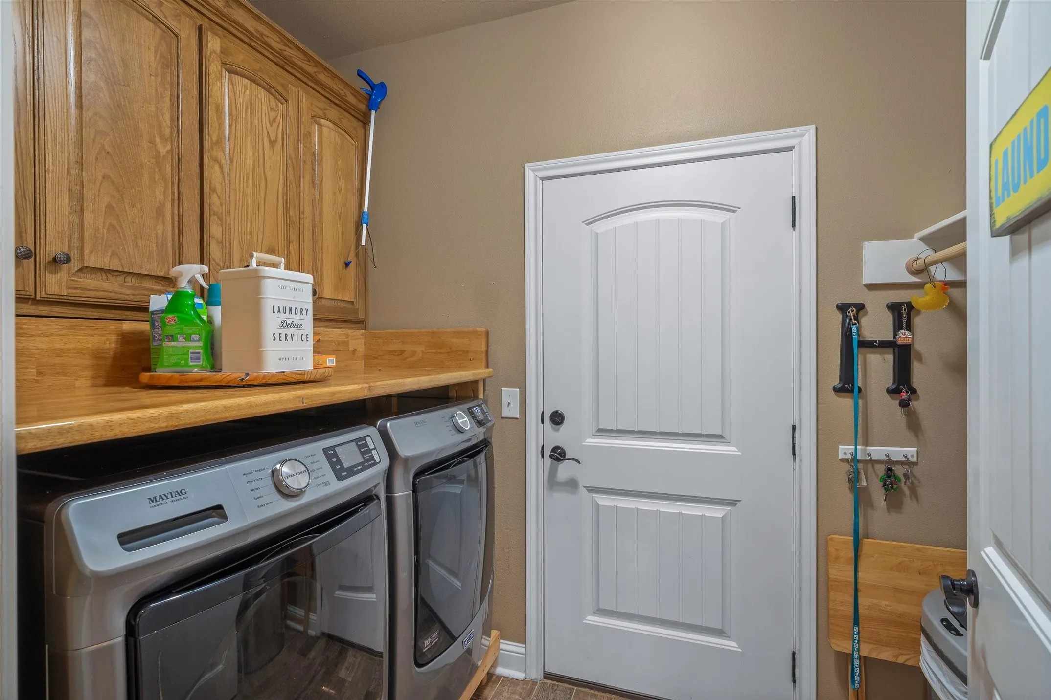 Single Family Residence For Sale in Van Zandt County , 180 N Bois D Arc Street, Van, Texas 75790, 3 Bedroom, 2 Bathroom, 2 Garage spaces, 1,844 Sqft, built in 2015, mls#21349643, Real Estate Agent in Van, Homes For Sale in Van Zandt county, Homes For Sale in Van, Realtor in Van Texas, Real Estate Brokerage Independent Realty Texas, Luminita Cordes Realtor