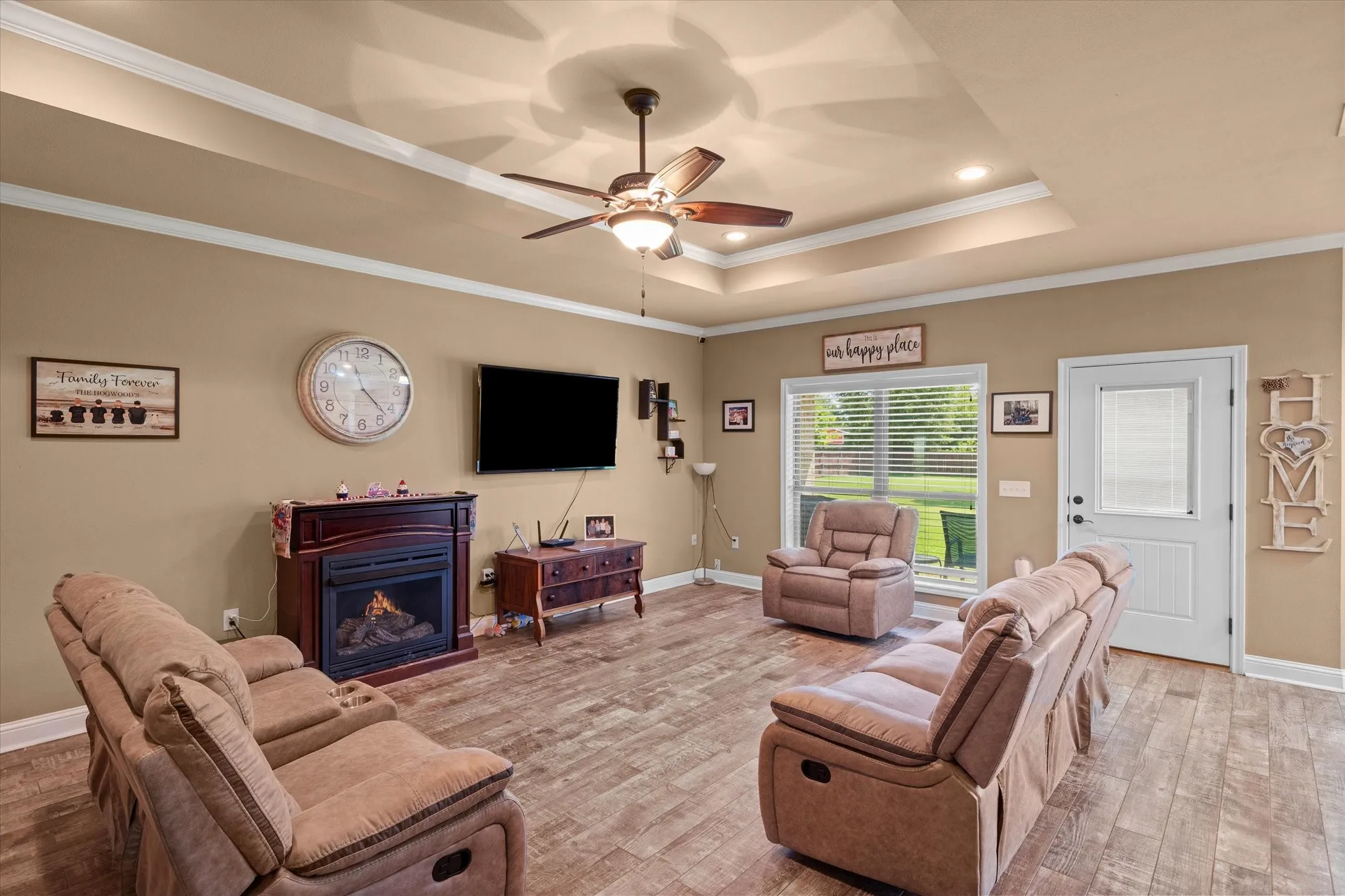 Single Family Residence For Sale in Van Zandt County , 180 N Bois D Arc Street, Van, Texas 75790, 3 Bedroom, 2 Bathroom, 2 Garage spaces, 1,844 Sqft, built in 2015, mls#21349643, Real Estate Agent in Van, Homes For Sale in Van Zandt county, Homes For Sale in Van, Realtor in Van Texas, Real Estate Brokerage Independent Realty Texas, Luminita Cordes Realtor