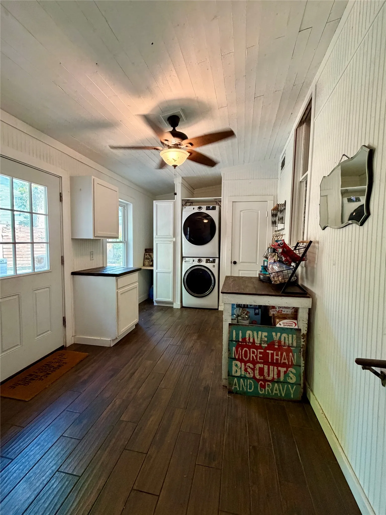 Single Family Residence For Rent in Johnson County , 301 Forrest Avenue, Cleburne, Texas 76033, 4 Bedroom, 2 Bathroom, Garage spaces, 2,657 Sqft, built in 1900, mls#21349649, Real Estate Agent in Cleburne, Homes For Rent in Johnson county, Homes For Rent in Cleburne, Realtor in Cleburne Texas, Real Estate Brokerage Independent Realty Texas, Luminita Cordes Realtor
