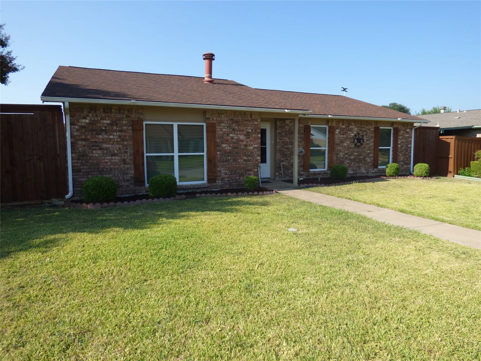 Single Family Residence For Rent in Denton County , 5016 Roberts Drive, The Colony, Texas 75056, 3 Bedroom, 2 Bathroom, 2 Garage spaces, 1,791 Sqft, built in 1977, mls#21348769, Real Estate Agent in The Colony, Homes For Rent in Denton county, Homes For Rent in The Colony, Realtor in The Colony Texas, Real Estate Brokerage Independent Realty Texas, Luminita Cordes Realtor
