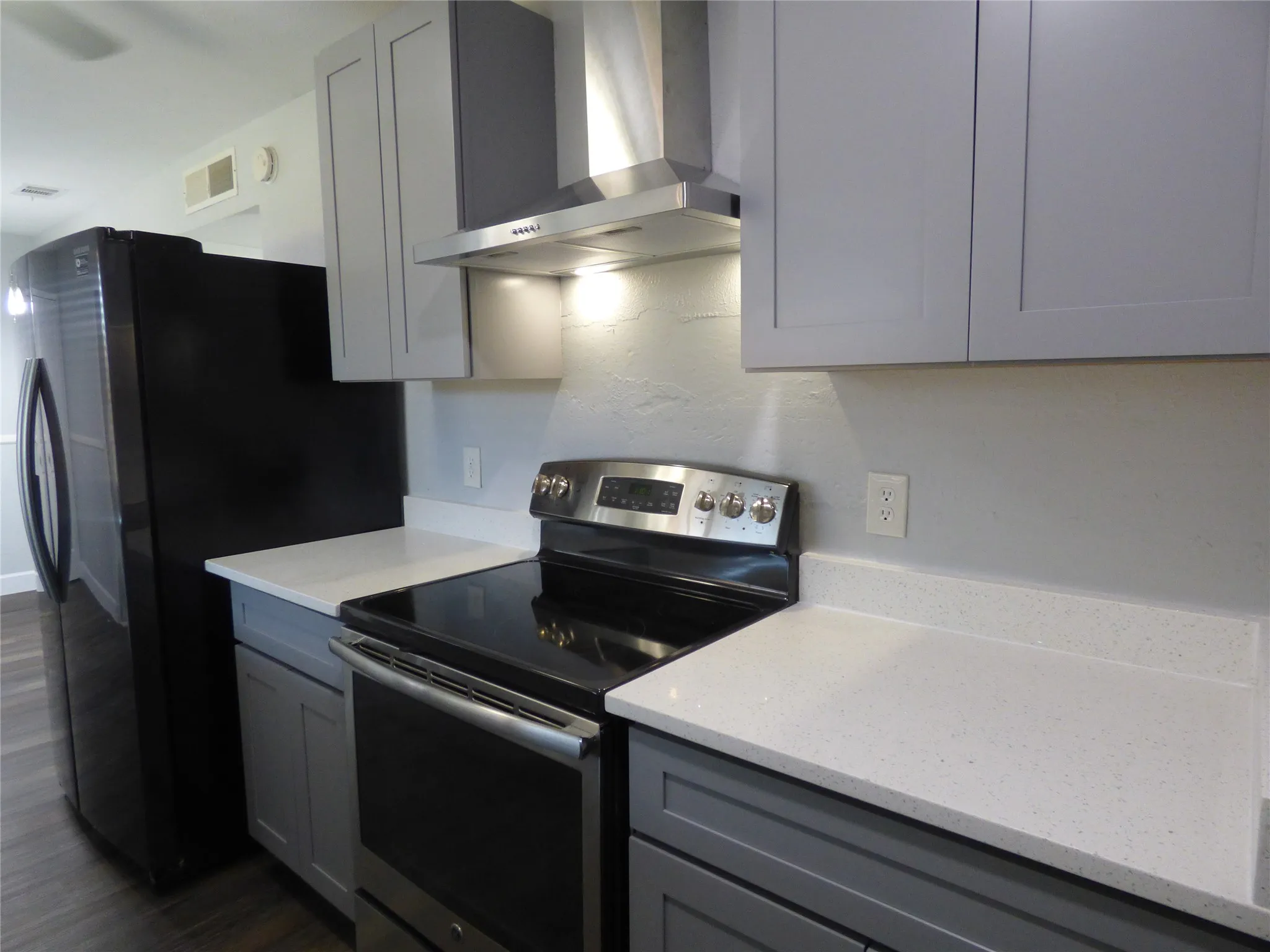 Single Family Residence For Rent in Denton County , 5016 Roberts Drive, The Colony, Texas 75056, 3 Bedroom, 2 Bathroom, 2 Garage spaces, 1,791 Sqft, built in 1977, mls#21348769, Real Estate Agent in The Colony, Homes For Rent in Denton county, Homes For Rent in The Colony, Realtor in The Colony Texas, Real Estate Brokerage Independent Realty Texas, Luminita Cordes Realtor