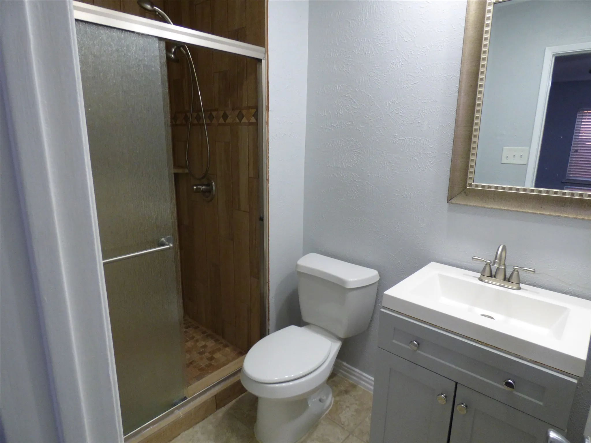 Single Family Residence For Rent in Denton County , 5016 Roberts Drive, The Colony, Texas 75056, 3 Bedroom, 2 Bathroom, 2 Garage spaces, 1,791 Sqft, built in 1977, mls#21348769, Real Estate Agent in The Colony, Homes For Rent in Denton county, Homes For Rent in The Colony, Realtor in The Colony Texas, Real Estate Brokerage Independent Realty Texas, Luminita Cordes Realtor