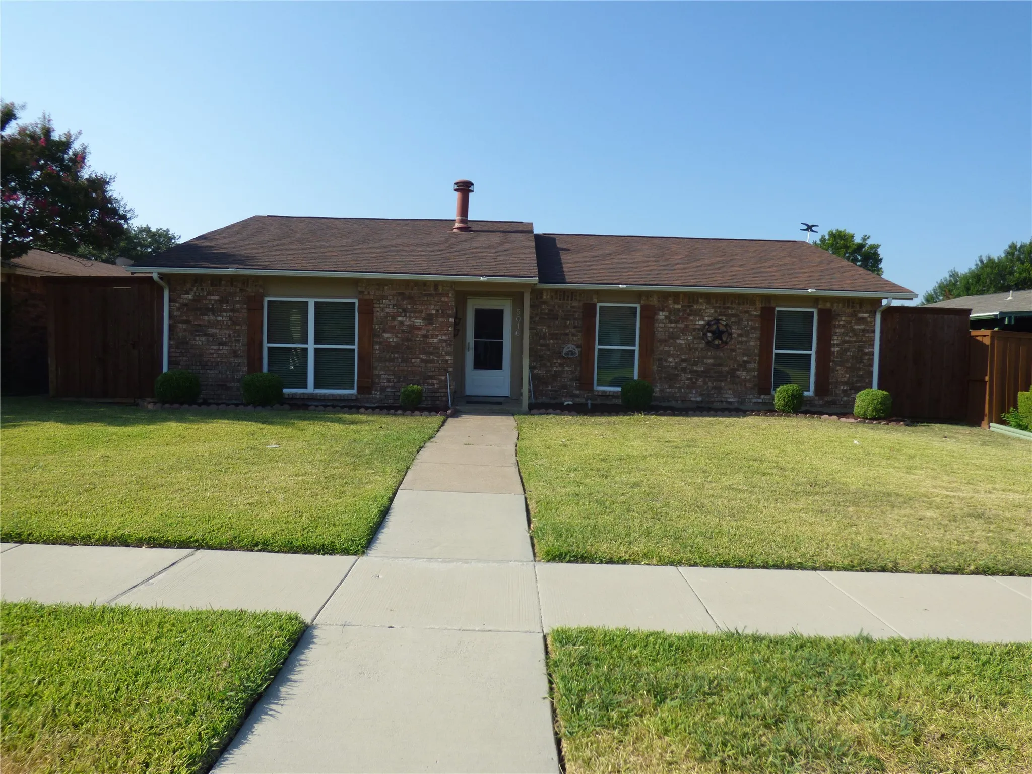 Single Family Residence For Rent in Denton County , 5016 Roberts Drive, The Colony, Texas 75056, 3 Bedroom, 2 Bathroom, 2 Garage spaces, 1,791 Sqft, built in 1977, mls#21348769, Real Estate Agent in The Colony, Homes For Rent in Denton county, Homes For Rent in The Colony, Realtor in The Colony Texas, Real Estate Brokerage Independent Realty Texas, Luminita Cordes Realtor