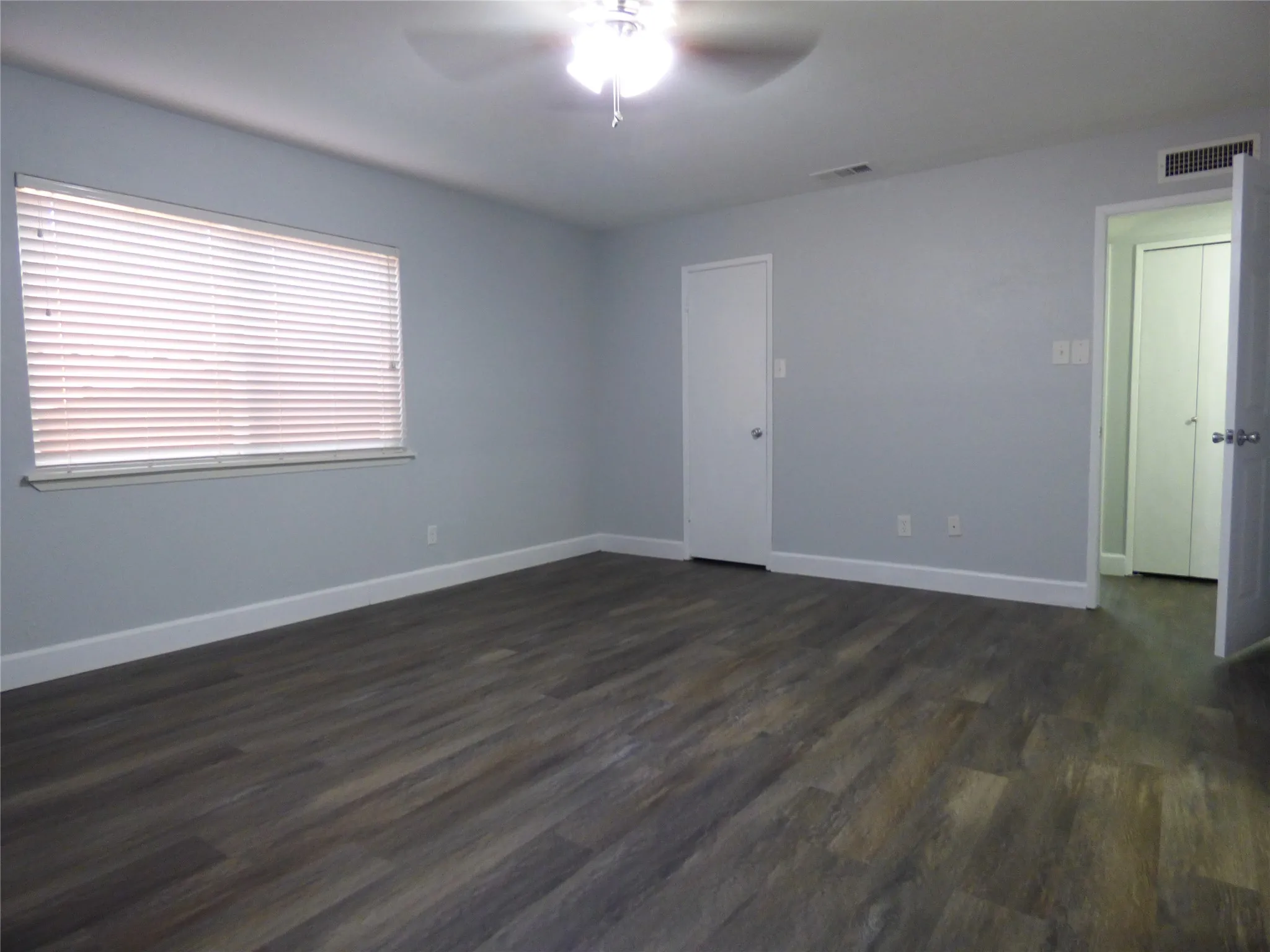Single Family Residence For Rent in Denton County , 5016 Roberts Drive, The Colony, Texas 75056, 3 Bedroom, 2 Bathroom, 2 Garage spaces, 1,791 Sqft, built in 1977, mls#21348769, Real Estate Agent in The Colony, Homes For Rent in Denton county, Homes For Rent in The Colony, Realtor in The Colony Texas, Real Estate Brokerage Independent Realty Texas, Luminita Cordes Realtor