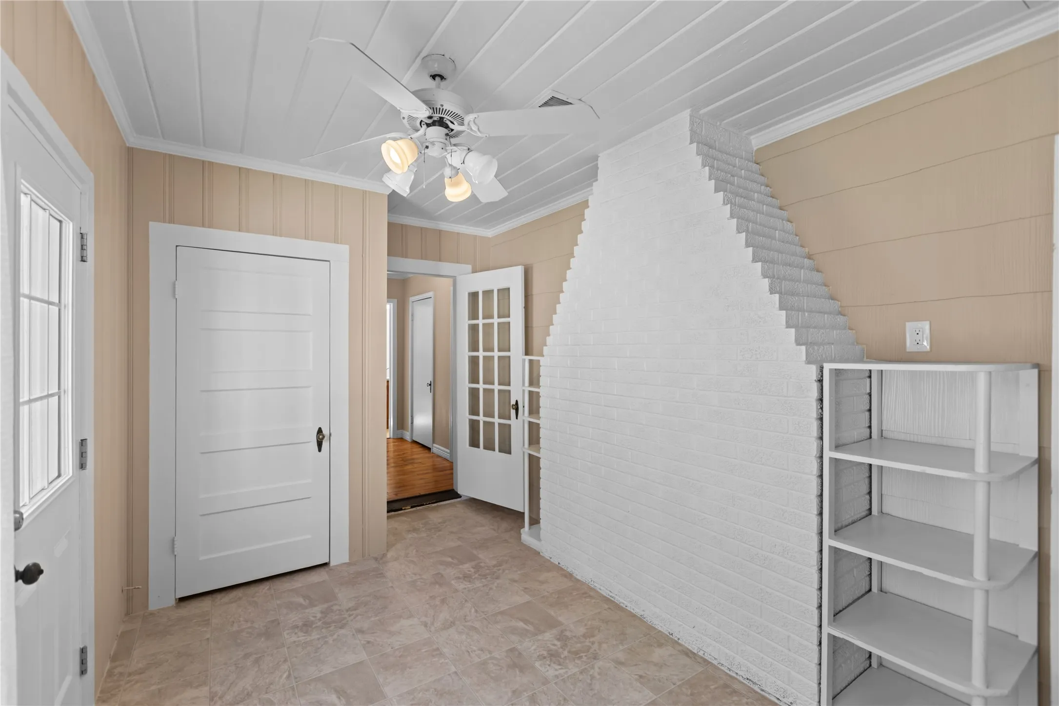Single Family Residence For Sale in Lamar County , 650 W Kaufman Street, Paris, Texas 75460, 3 Bedroom, 3 Bathroom, 2 Garage spaces, 2,084 Sqft, built in 0, mls#21349641, Real Estate Agent in Paris, Homes For Sale in Lamar county, Homes For Sale in Paris, Realtor in Paris Texas, Real Estate Brokerage Independent Realty Texas, Luminita Cordes Realtor
