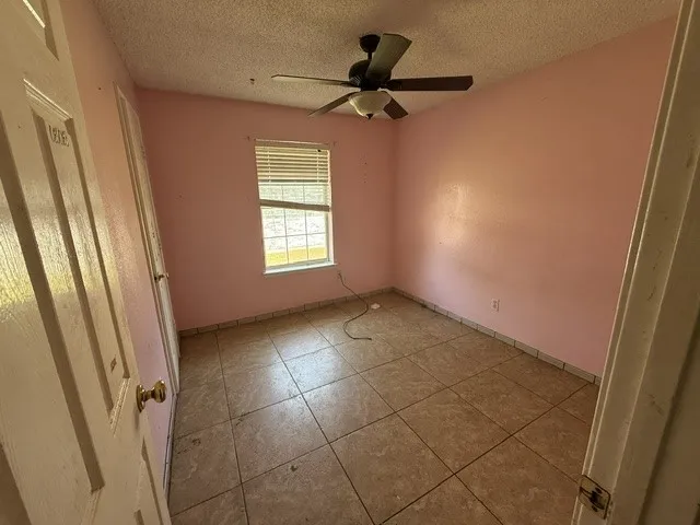 Single Family Residence For Sale in Kaufman County , 108 Amy Drive, Crandall, Texas 75114, 3 Bedroom, 1 Bathroom, 1 Garage spaces, 1,360 Sqft, built in 1994, mls#21349616, Real Estate Agent in Crandall, Homes For Sale in Kaufman county, Homes For Sale in Crandall, Realtor in Crandall Texas, Real Estate Brokerage Independent Realty Texas, Luminita Cordes Realtor