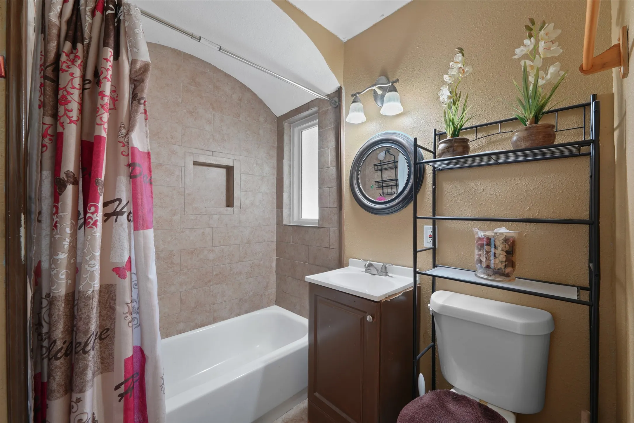 Single Family Residence For Sale in Dallas County , 1618 Parkhaven Drive, Seagoville, Texas 75159, 3 Bedroom, 2 Bathroom, 1 Garage spaces, 1,092 Sqft, built in 1958, Price $209,900, mls#21349606, Real Estate Agent in Seagoville, Homes For Sale in Dallas county, Homes For Sale in Seagoville, Realtor in Seagoville Texas, Real Estate Brokerage Independent Realty Texas, Luminita Cordes Realtor