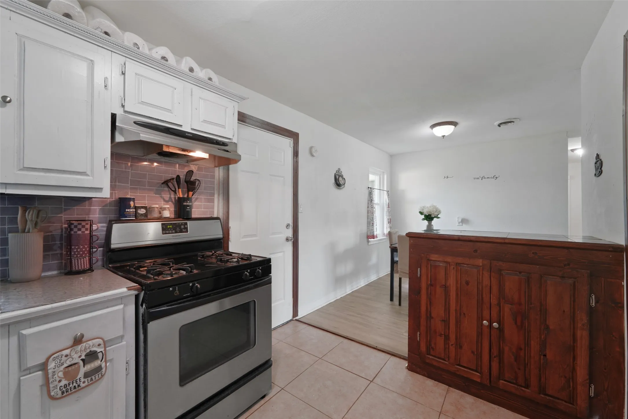 Single Family Residence For Sale in Dallas County , 1618 Parkhaven Drive, Seagoville, Texas 75159, 3 Bedroom, 2 Bathroom, 1 Garage spaces, 1,092 Sqft, built in 1958, Price $209,900, mls#21349606, Real Estate Agent in Seagoville, Homes For Sale in Dallas county, Homes For Sale in Seagoville, Realtor in Seagoville Texas, Real Estate Brokerage Independent Realty Texas, Luminita Cordes Realtor
