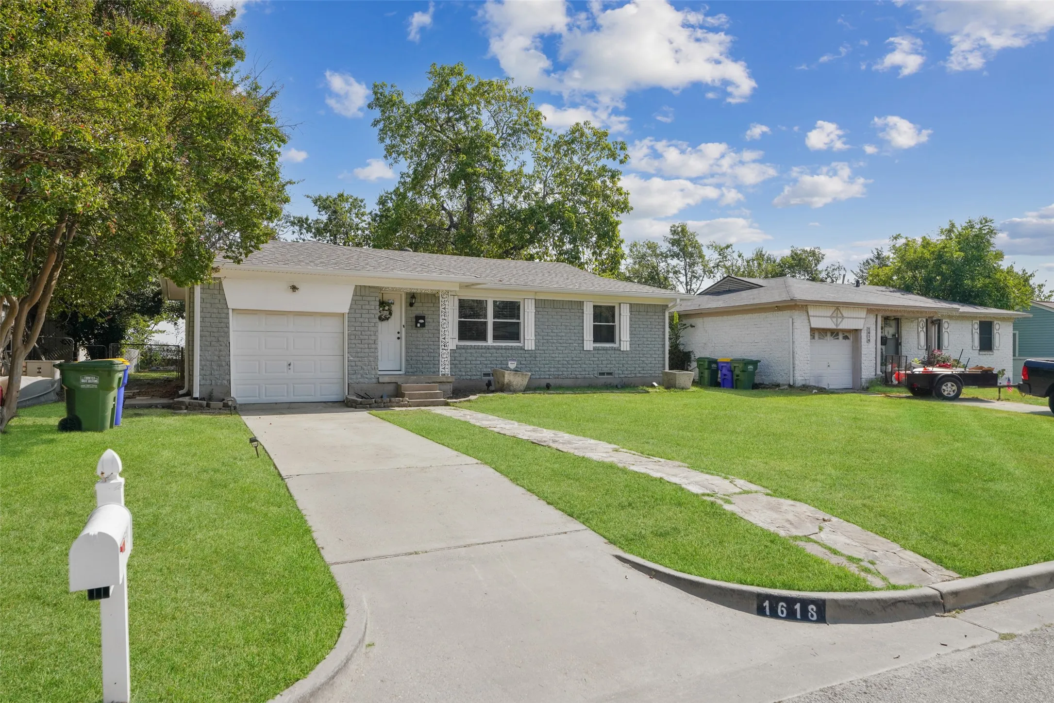 Single Family Residence For Sale in Dallas County , 1618 Parkhaven Drive, Seagoville, Texas 75159, 3 Bedroom, 2 Bathroom, 1 Garage spaces, 1,092 Sqft, built in 1958, Price $209,900, mls#21349606, Real Estate Agent in Seagoville, Homes For Sale in Dallas county, Homes For Sale in Seagoville, Realtor in Seagoville Texas, Real Estate Brokerage Independent Realty Texas, Luminita Cordes Realtor