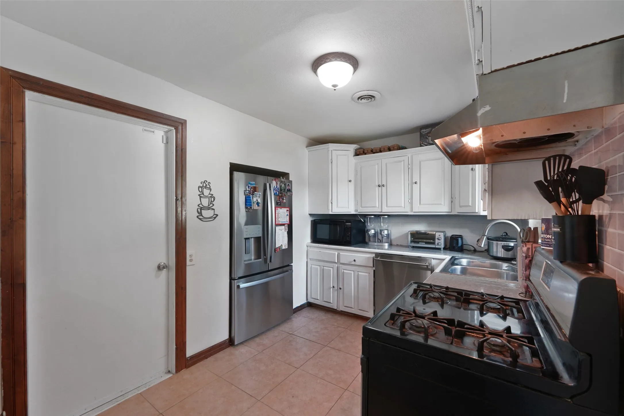 Single Family Residence For Sale in Dallas County , 1618 Parkhaven Drive, Seagoville, Texas 75159, 3 Bedroom, 2 Bathroom, 1 Garage spaces, 1,092 Sqft, built in 1958, Price $209,900, mls#21349606, Real Estate Agent in Seagoville, Homes For Sale in Dallas county, Homes For Sale in Seagoville, Realtor in Seagoville Texas, Real Estate Brokerage Independent Realty Texas, Luminita Cordes Realtor