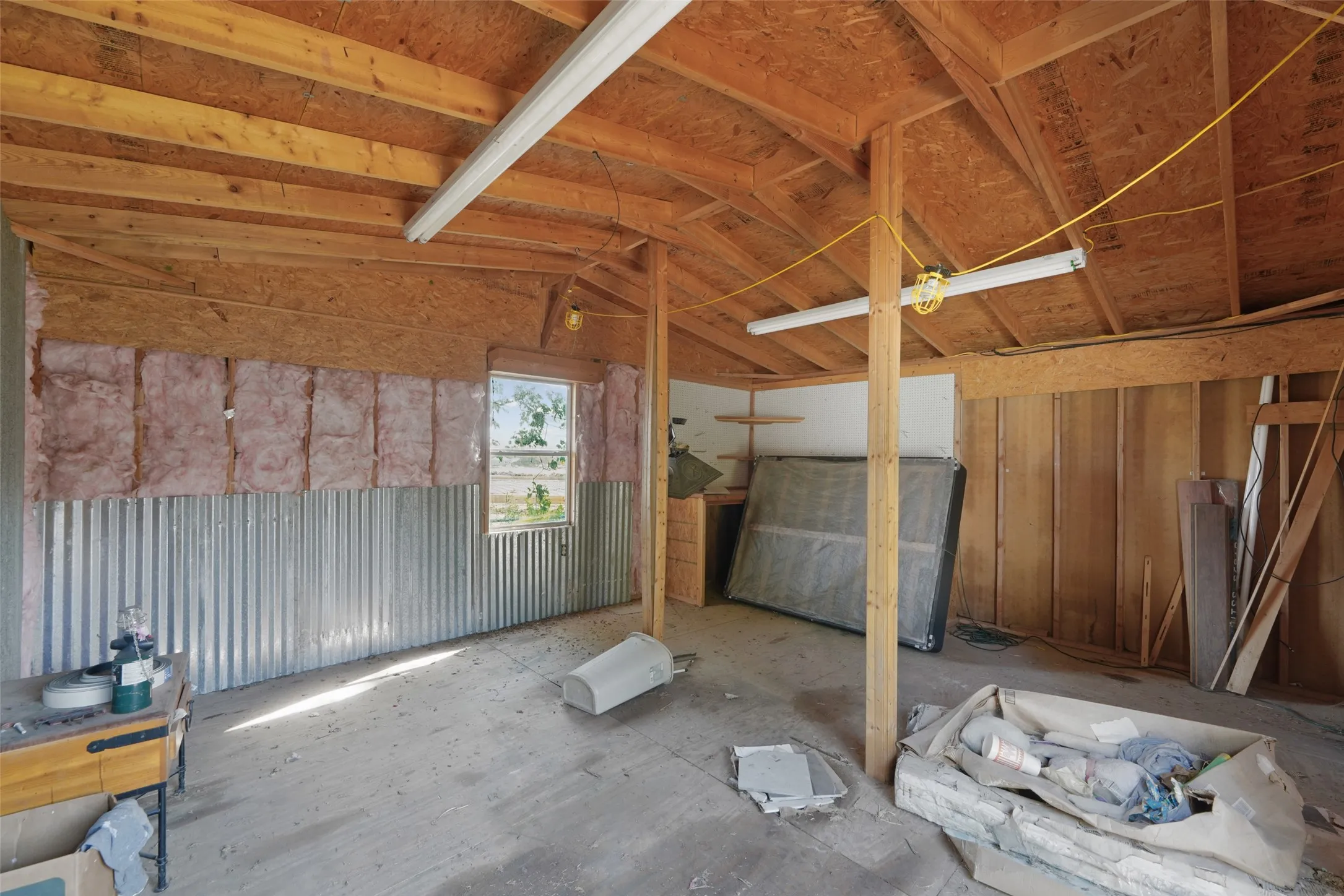 Single Family Residence For Sale in Dallas County , 1618 Parkhaven Drive, Seagoville, Texas 75159, 3 Bedroom, 2 Bathroom, 1 Garage spaces, 1,092 Sqft, built in 1958, Price $209,900, mls#21349606, Real Estate Agent in Seagoville, Homes For Sale in Dallas county, Homes For Sale in Seagoville, Realtor in Seagoville Texas, Real Estate Brokerage Independent Realty Texas, Luminita Cordes Realtor