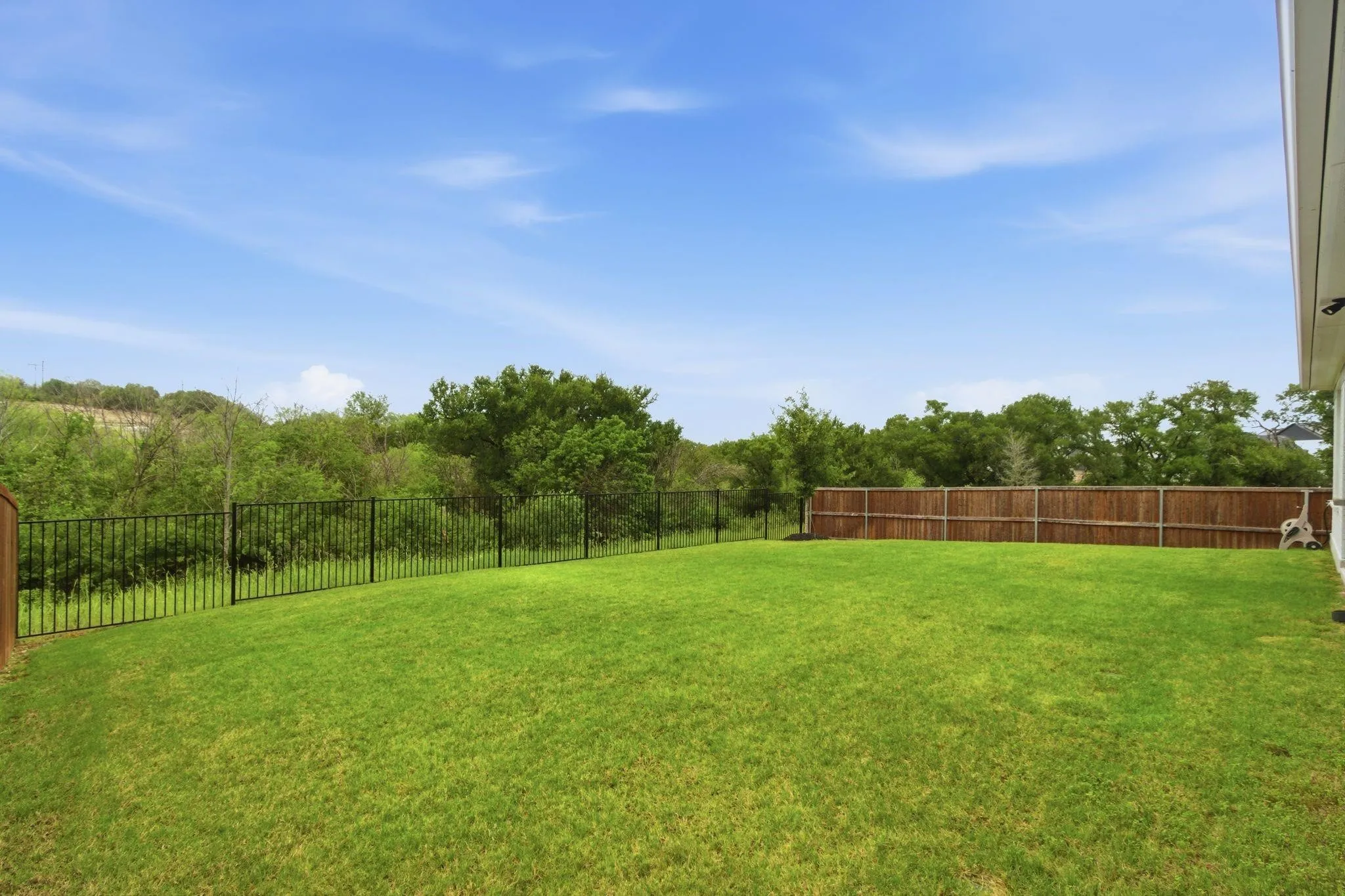 Single Family Residence For Rent in Tarrant County , 7217 Mantle Ridge Drive, Fort Worth, Texas 76179, 4 Bedroom, 4 Bathroom, 3 Garage spaces, 2,603 Sqft, built in 2022, mls#21347491, Real Estate Agent in Fort Worth, Homes For Rent in Tarrant county, Homes For Rent in Fort Worth, Realtor in Fort Worth Texas, Real Estate Brokerage Independent Realty Texas, Luminita Cordes Realtor
