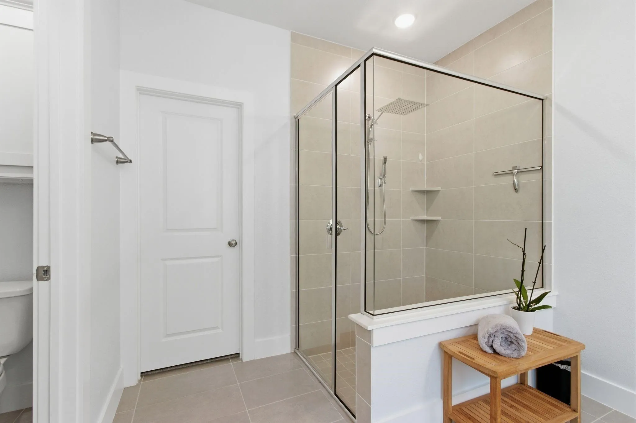 Single Family Residence For Rent in Tarrant County , 7217 Mantle Ridge Drive, Fort Worth, Texas 76179, 4 Bedroom, 4 Bathroom, 3 Garage spaces, 2,603 Sqft, built in 2022, mls#21347491, Real Estate Agent in Fort Worth, Homes For Rent in Tarrant county, Homes For Rent in Fort Worth, Realtor in Fort Worth Texas, Real Estate Brokerage Independent Realty Texas, Luminita Cordes Realtor