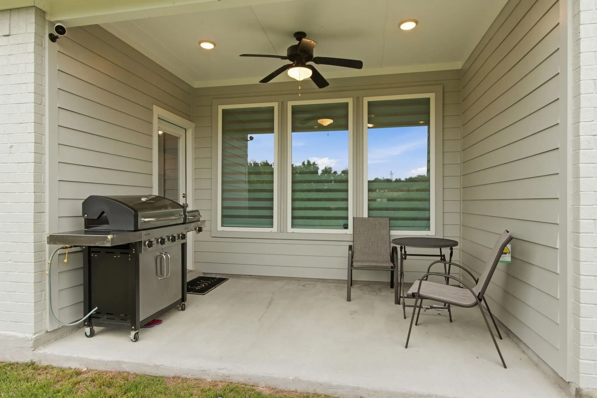 Single Family Residence For Rent in Tarrant County , 7217 Mantle Ridge Drive, Fort Worth, Texas 76179, 4 Bedroom, 4 Bathroom, 3 Garage spaces, 2,603 Sqft, built in 2022, mls#21347491, Real Estate Agent in Fort Worth, Homes For Rent in Tarrant county, Homes For Rent in Fort Worth, Realtor in Fort Worth Texas, Real Estate Brokerage Independent Realty Texas, Luminita Cordes Realtor