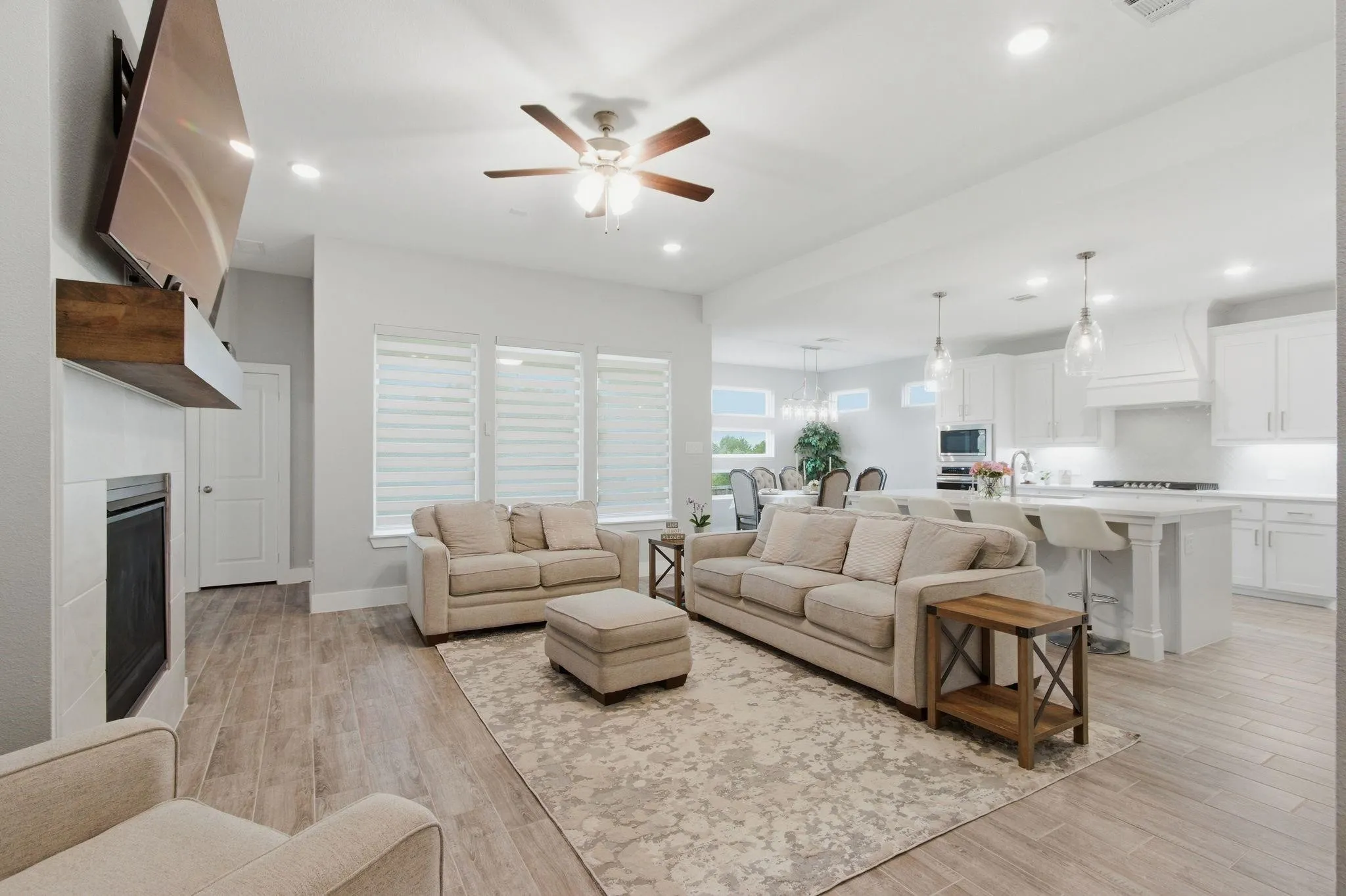 Single Family Residence For Rent in Tarrant County , 7217 Mantle Ridge Drive, Fort Worth, Texas 76179, 4 Bedroom, 4 Bathroom, 3 Garage spaces, 2,603 Sqft, built in 2022, mls#21347491, Real Estate Agent in Fort Worth, Homes For Rent in Tarrant county, Homes For Rent in Fort Worth, Realtor in Fort Worth Texas, Real Estate Brokerage Independent Realty Texas, Luminita Cordes Realtor