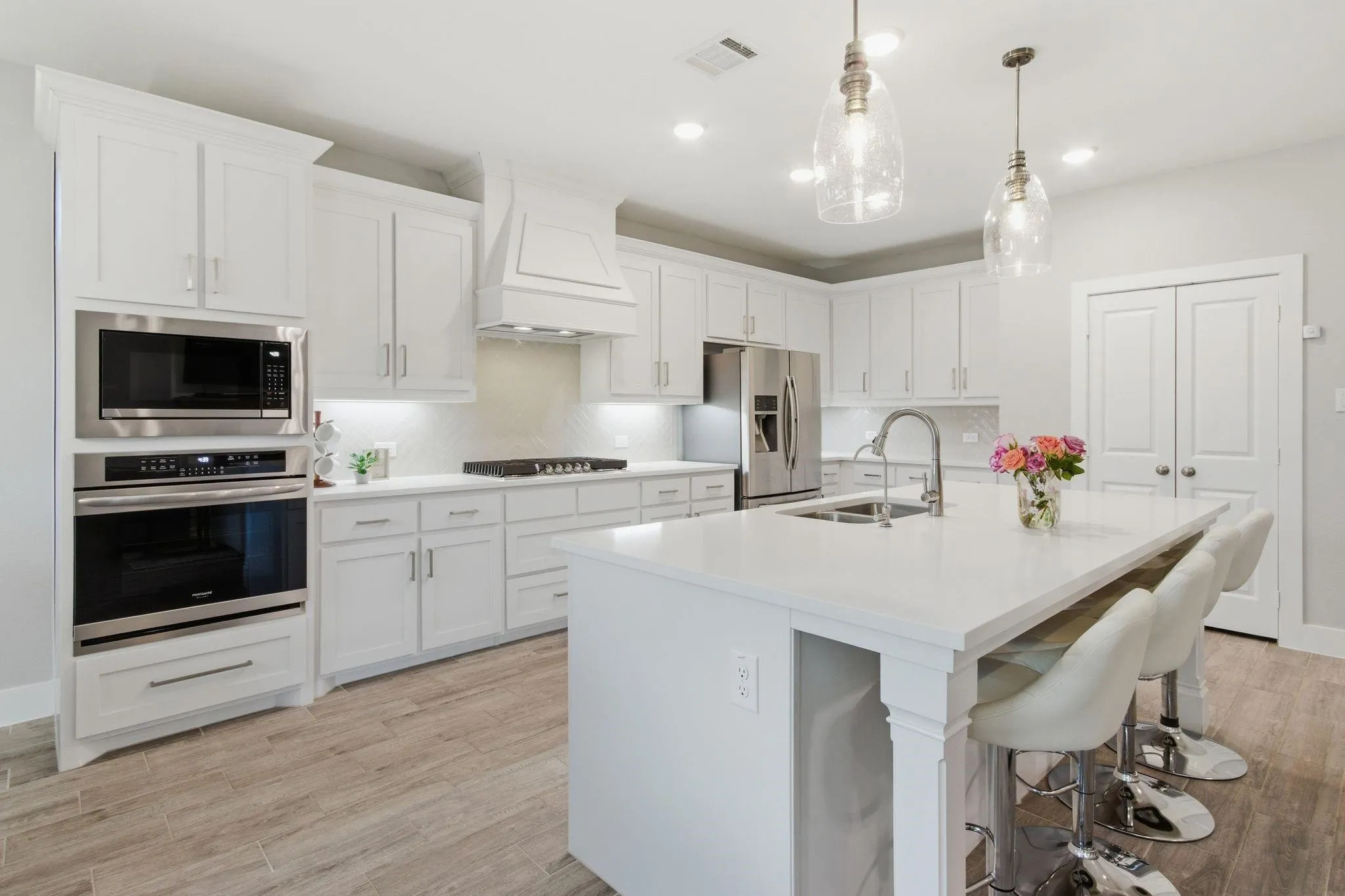 Single Family Residence For Rent in Tarrant County , 7217 Mantle Ridge Drive, Fort Worth, Texas 76179, 4 Bedroom, 4 Bathroom, 3 Garage spaces, 2,603 Sqft, built in 2022, mls#21347491, Real Estate Agent in Fort Worth, Homes For Rent in Tarrant county, Homes For Rent in Fort Worth, Realtor in Fort Worth Texas, Real Estate Brokerage Independent Realty Texas, Luminita Cordes Realtor
