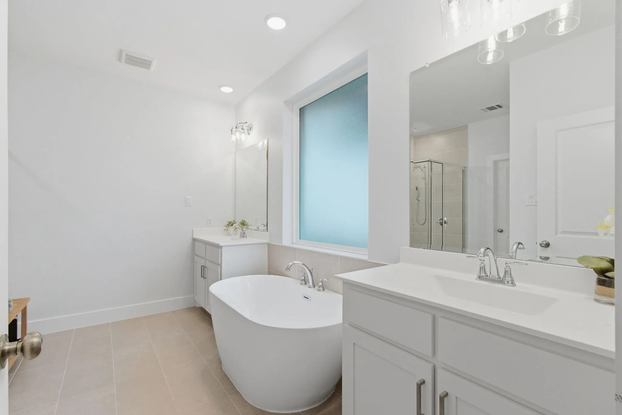 Single Family Residence For Rent in Tarrant County , 7217 Mantle Ridge Drive, Fort Worth, Texas 76179, 4 Bedroom, 4 Bathroom, 3 Garage spaces, 2,603 Sqft, built in 2022, mls#21347491, Real Estate Agent in Fort Worth, Homes For Rent in Tarrant county, Homes For Rent in Fort Worth, Realtor in Fort Worth Texas, Real Estate Brokerage Independent Realty Texas, Luminita Cordes Realtor
