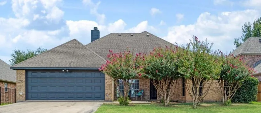 Single Family Residence For Sale in Grayson County , 1609 Pecan Grove Road E, Sherman, Texas 75090, 3 Bedroom, 2 Bathroom, 2 Garage spaces, 2,019 Sqft, built in 2004, mls#21349408, Real Estate Agent in Sherman, Homes For Sale in Grayson county, Homes For Sale in Sherman, Realtor in Sherman Texas, Real Estate Brokerage Independent Realty Texas, Luminita Cordes Realtor