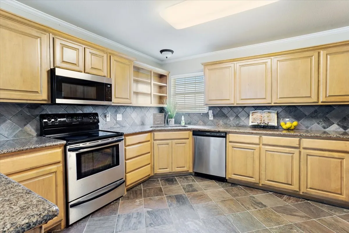 New dishwasher and microwave