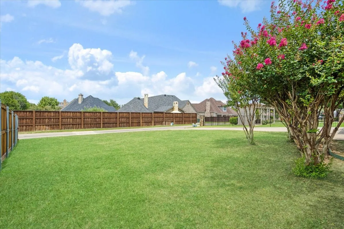 Single Family Residence For Sale in Grayson County , 1609 Pecan Grove Road E, Sherman, Texas 75090, 3 Bedroom, 2 Bathroom, 2 Garage spaces, 2,019 Sqft, built in 2004, mls#21349408, Real Estate Agent in Sherman, Homes For Sale in Grayson county, Homes For Sale in Sherman, Realtor in Sherman Texas, Real Estate Brokerage Independent Realty Texas, Luminita Cordes Realtor