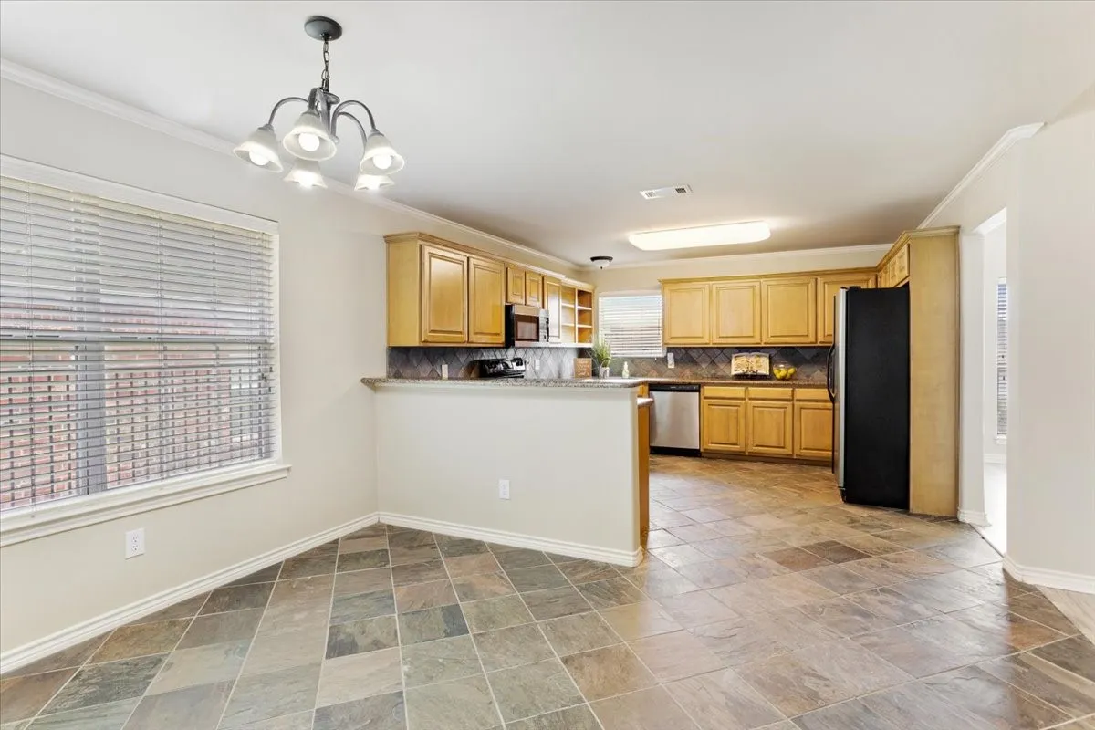 Single Family Residence For Sale in Grayson County , 1609 Pecan Grove Road E, Sherman, Texas 75090, 3 Bedroom, 2 Bathroom, 2 Garage spaces, 2,019 Sqft, built in 2004, mls#21349408, Real Estate Agent in Sherman, Homes For Sale in Grayson county, Homes For Sale in Sherman, Realtor in Sherman Texas, Real Estate Brokerage Independent Realty Texas, Luminita Cordes Realtor