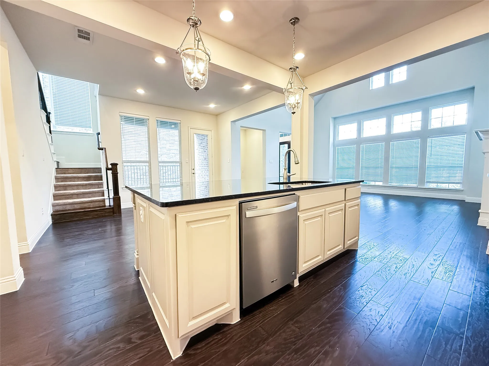 Single Family Residence For Rent in Collin County , 6900 Royal Liverpool Drive, Mc Kinney, Texas 75070, 3 Bedroom, 4 Bathroom, 2 Garage spaces, 2,471 Sqft, built in 2017, mls#21349662, Real Estate Agent in Mc Kinney, Homes For Rent in Collin county, Homes For Rent in Mc Kinney, Realtor in Mc Kinney Texas, Real Estate Brokerage Independent Realty Texas, Luminita Cordes Realtor