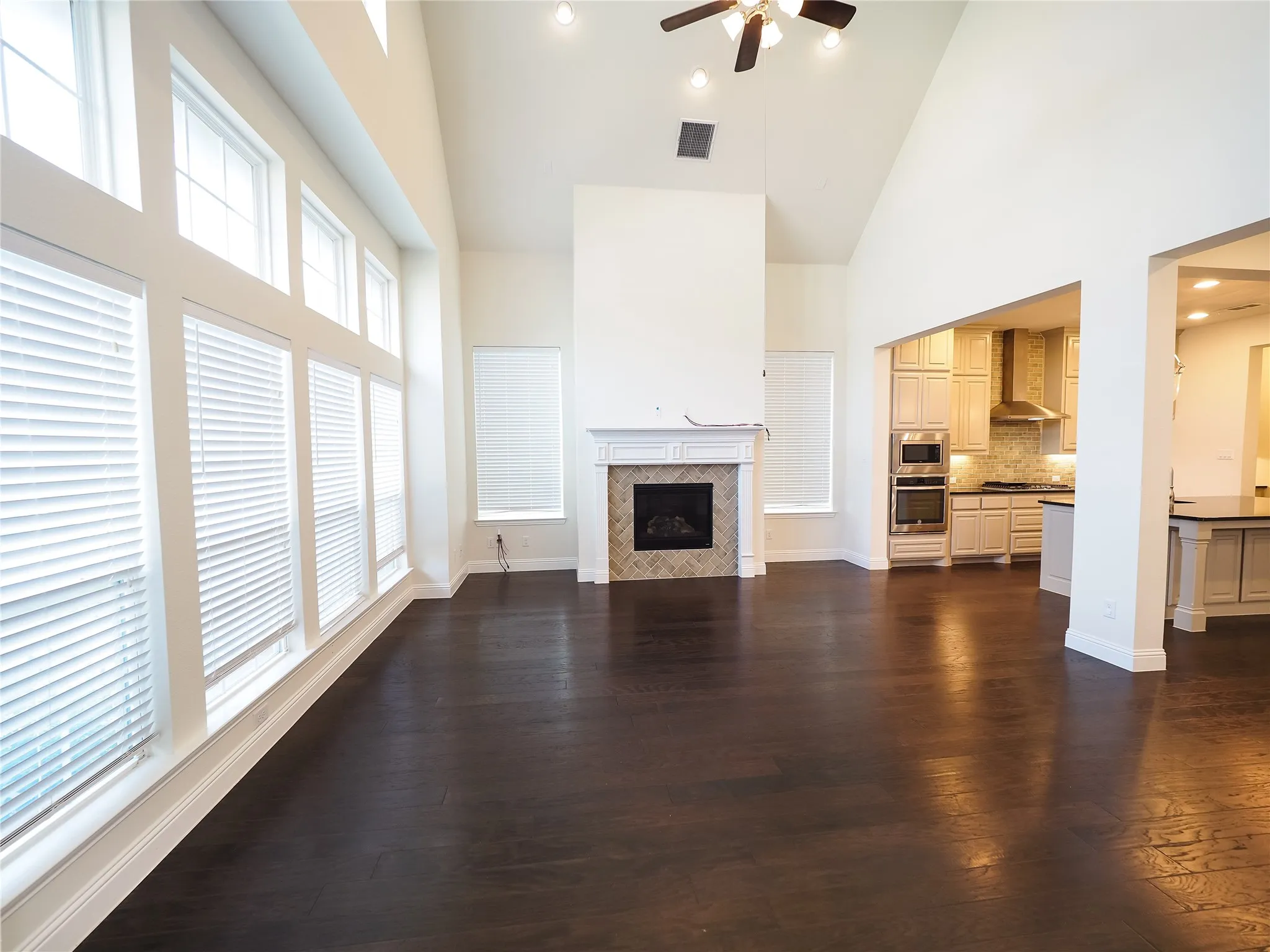 Single Family Residence For Rent in Collin County , 6900 Royal Liverpool Drive, Mc Kinney, Texas 75070, 3 Bedroom, 4 Bathroom, 2 Garage spaces, 2,471 Sqft, built in 2017, mls#21349662, Real Estate Agent in Mc Kinney, Homes For Rent in Collin county, Homes For Rent in Mc Kinney, Realtor in Mc Kinney Texas, Real Estate Brokerage Independent Realty Texas, Luminita Cordes Realtor