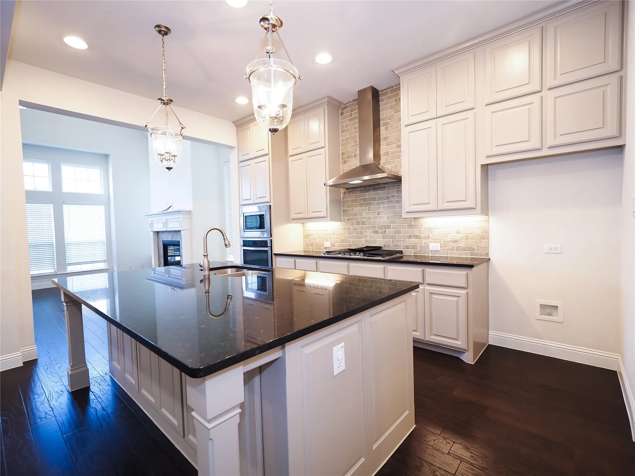 Single Family Residence For Rent in Collin County , 6900 Royal Liverpool Drive, Mc Kinney, Texas 75070, 3 Bedroom, 4 Bathroom, 2 Garage spaces, 2,471 Sqft, built in 2017, mls#21349662, Real Estate Agent in Mc Kinney, Homes For Rent in Collin county, Homes For Rent in Mc Kinney, Realtor in Mc Kinney Texas, Real Estate Brokerage Independent Realty Texas, Luminita Cordes Realtor