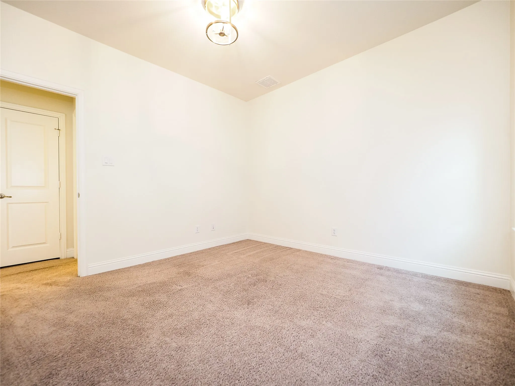 Single Family Residence For Rent in Collin County , 6900 Royal Liverpool Drive, Mc Kinney, Texas 75070, 3 Bedroom, 4 Bathroom, 2 Garage spaces, 2,471 Sqft, built in 2017, mls#21349662, Real Estate Agent in Mc Kinney, Homes For Rent in Collin county, Homes For Rent in Mc Kinney, Realtor in Mc Kinney Texas, Real Estate Brokerage Independent Realty Texas, Luminita Cordes Realtor