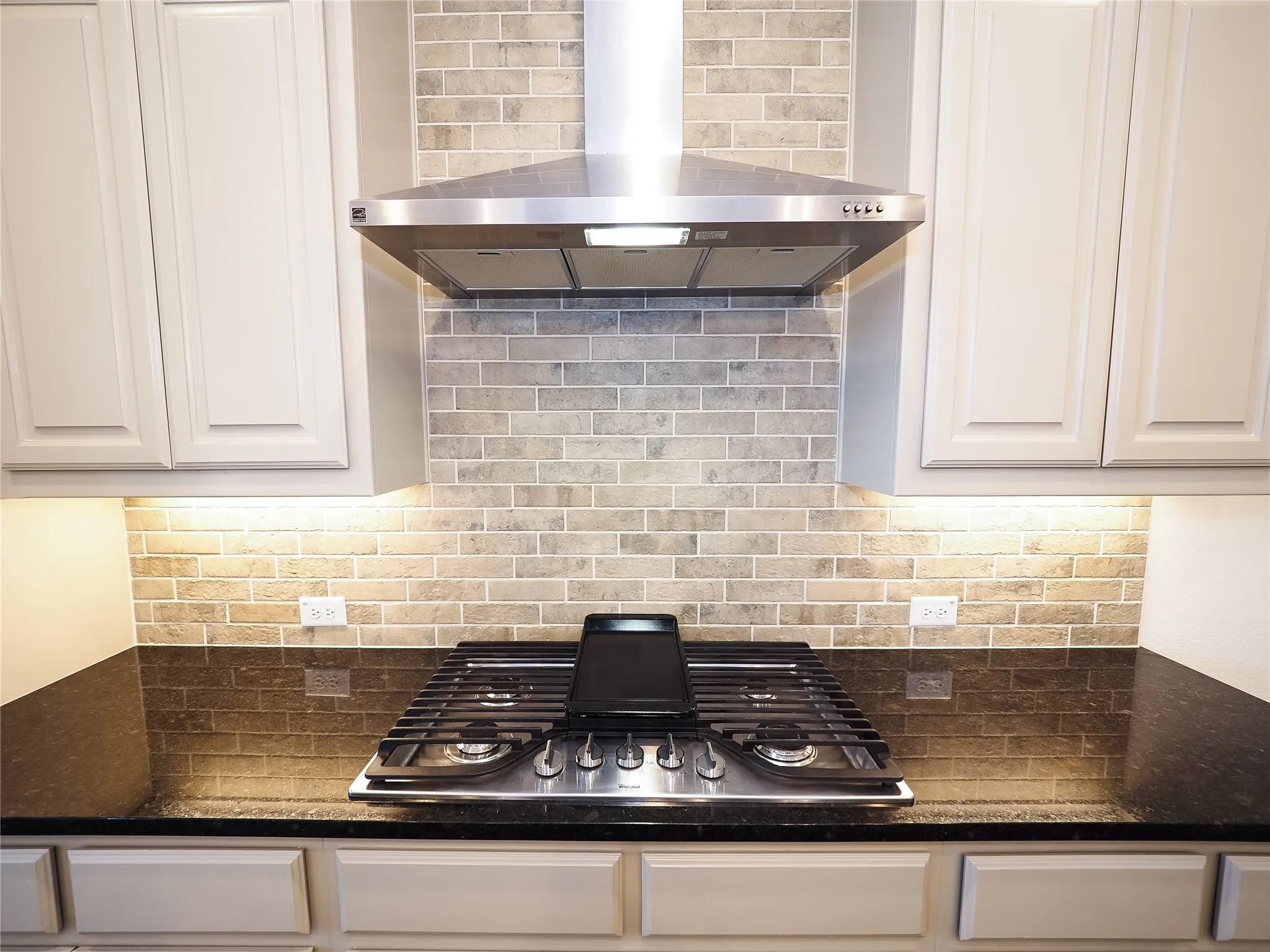 Single Family Residence For Rent in Collin County , 6900 Royal Liverpool Drive, Mc Kinney, Texas 75070, 3 Bedroom, 4 Bathroom, 2 Garage spaces, 2,471 Sqft, built in 2017, mls#21349662, Real Estate Agent in Mc Kinney, Homes For Rent in Collin county, Homes For Rent in Mc Kinney, Realtor in Mc Kinney Texas, Real Estate Brokerage Independent Realty Texas, Luminita Cordes Realtor