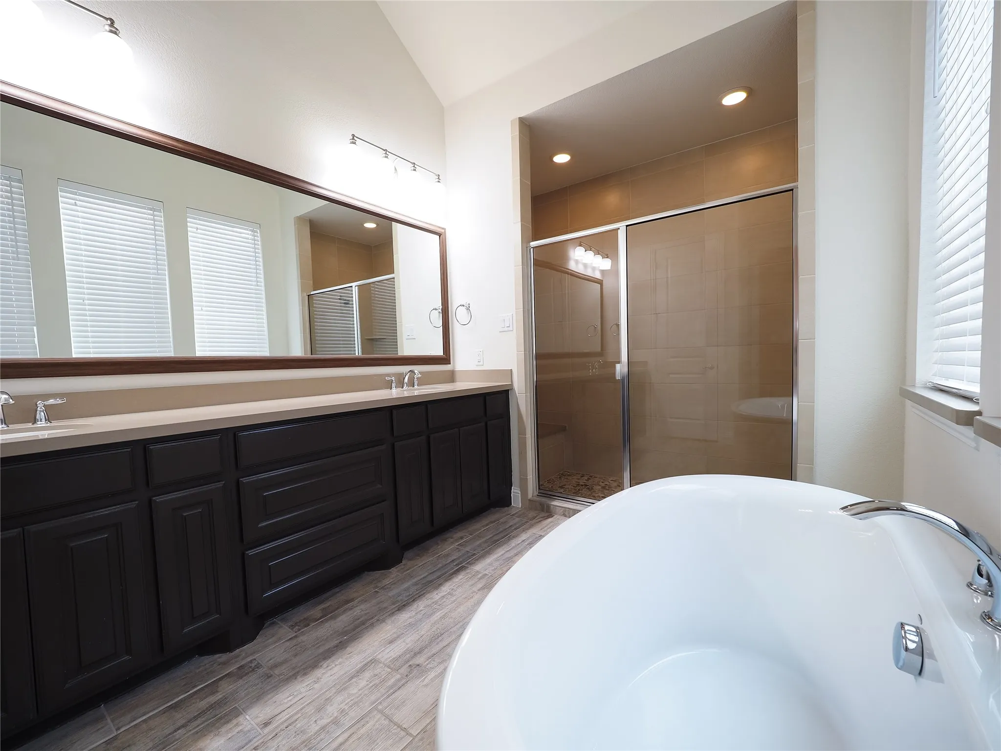 Single Family Residence For Rent in Collin County , 6900 Royal Liverpool Drive, Mc Kinney, Texas 75070, 3 Bedroom, 4 Bathroom, 2 Garage spaces, 2,471 Sqft, built in 2017, mls#21349662, Real Estate Agent in Mc Kinney, Homes For Rent in Collin county, Homes For Rent in Mc Kinney, Realtor in Mc Kinney Texas, Real Estate Brokerage Independent Realty Texas, Luminita Cordes Realtor