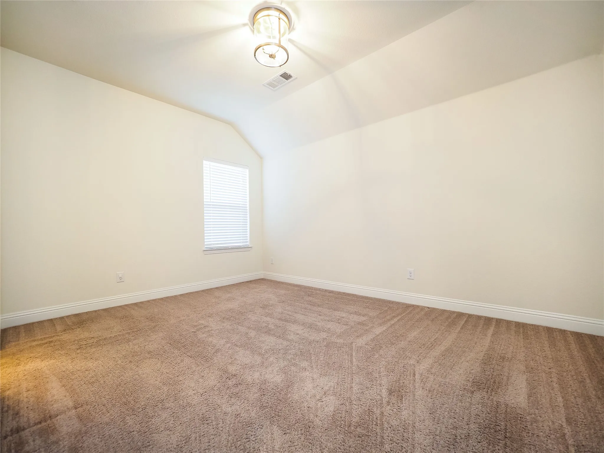 Single Family Residence For Rent in Collin County , 6900 Royal Liverpool Drive, Mc Kinney, Texas 75070, 3 Bedroom, 4 Bathroom, 2 Garage spaces, 2,471 Sqft, built in 2017, mls#21349662, Real Estate Agent in Mc Kinney, Homes For Rent in Collin county, Homes For Rent in Mc Kinney, Realtor in Mc Kinney Texas, Real Estate Brokerage Independent Realty Texas, Luminita Cordes Realtor
