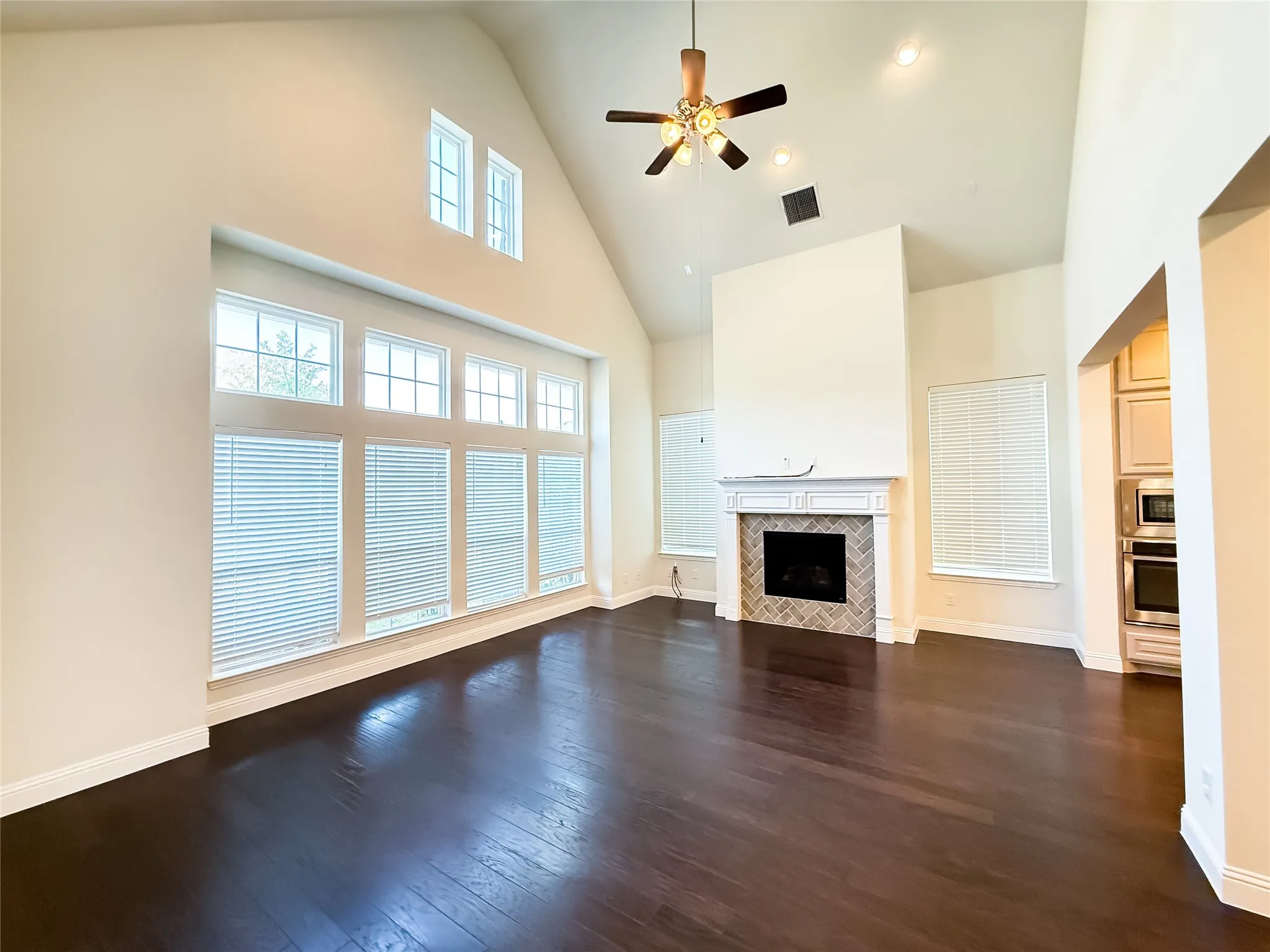 Single Family Residence For Rent in Collin County , 6900 Royal Liverpool Drive, Mc Kinney, Texas 75070, 3 Bedroom, 4 Bathroom, 2 Garage spaces, 2,471 Sqft, built in 2017, mls#21349662, Real Estate Agent in Mc Kinney, Homes For Rent in Collin county, Homes For Rent in Mc Kinney, Realtor in Mc Kinney Texas, Real Estate Brokerage Independent Realty Texas, Luminita Cordes Realtor